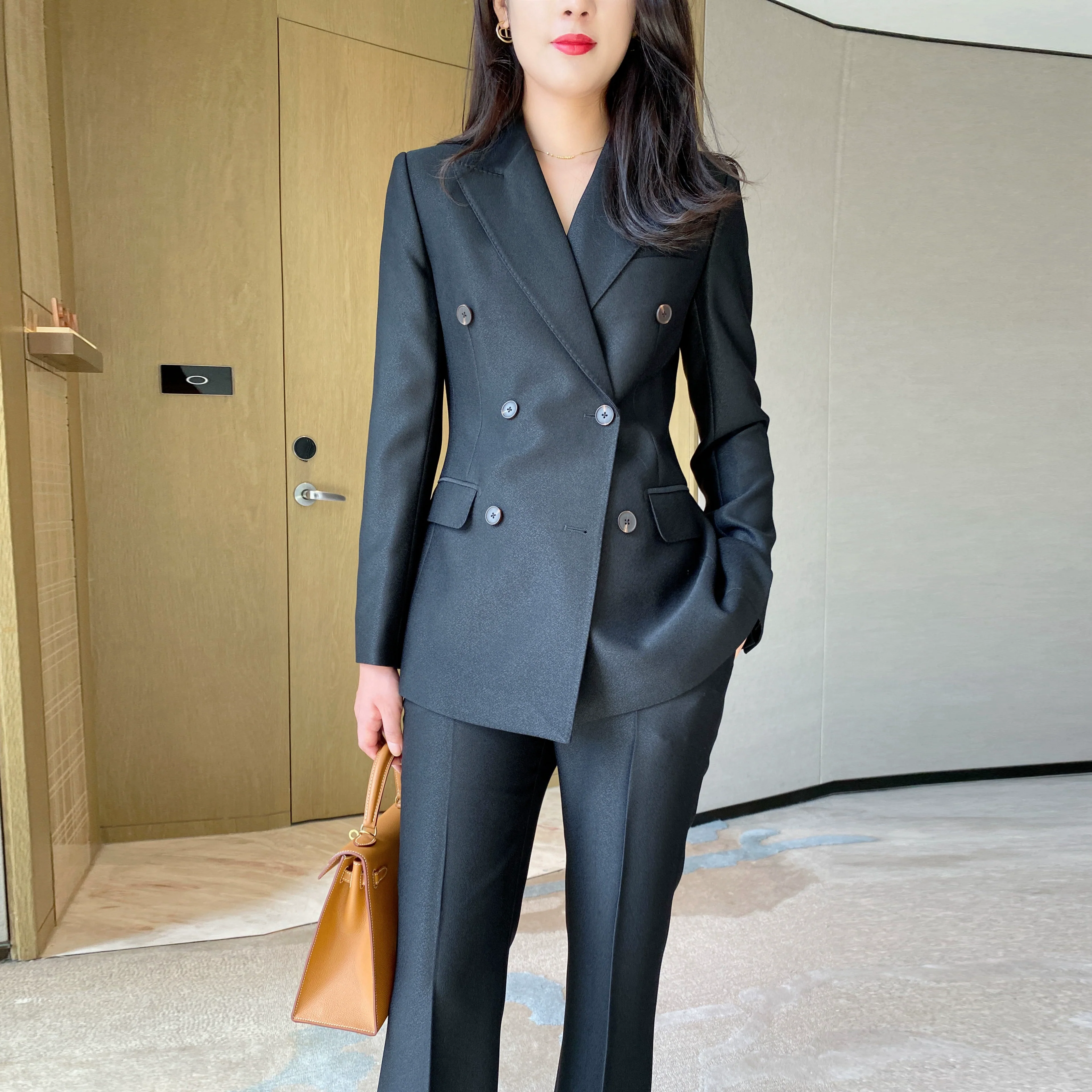 Autumn High-End Black Polyester Suit with Slim Fit Flared Trousers - Image 3