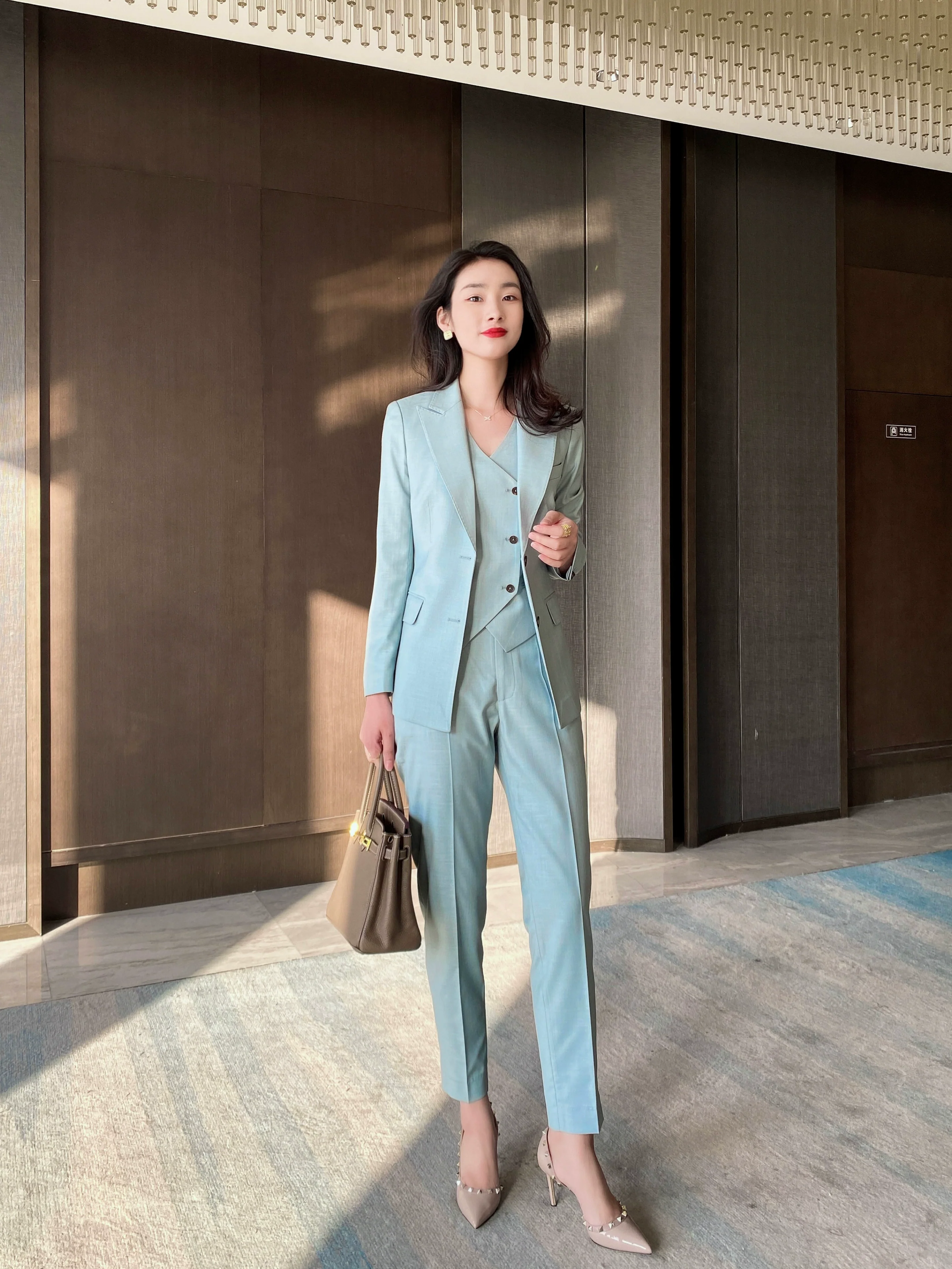 Autumn Slim Fit 3‑Piece Women’s Suit Set in Celadon Blue - Image 2