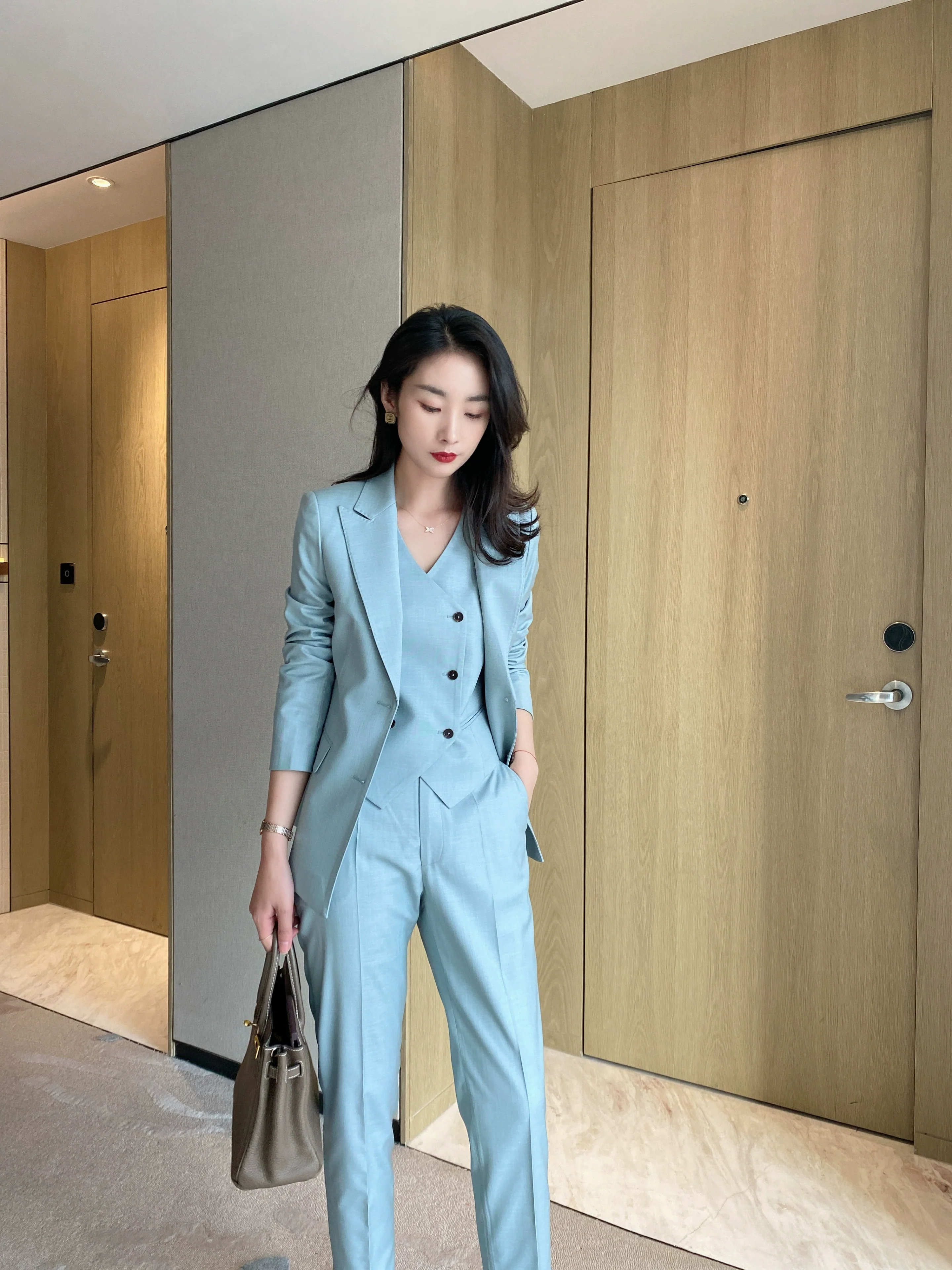 Autumn Slim Fit 3‑Piece Women’s Suit Set in Celadon Blue - Image 3