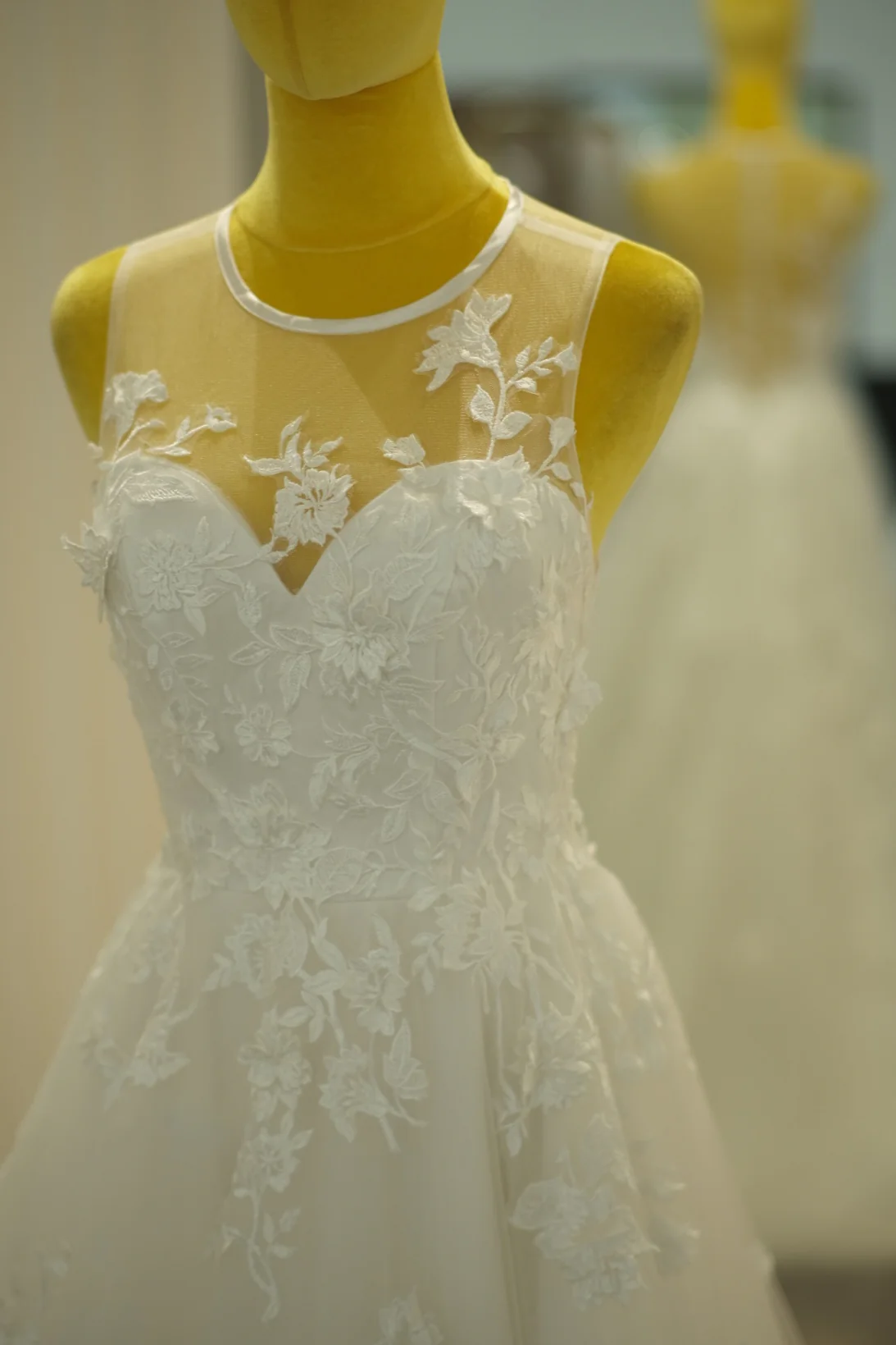 Lux Fabric Half Lace with 3D Lace Size M Wedding Gown | Ready-to-Wear - Image 2