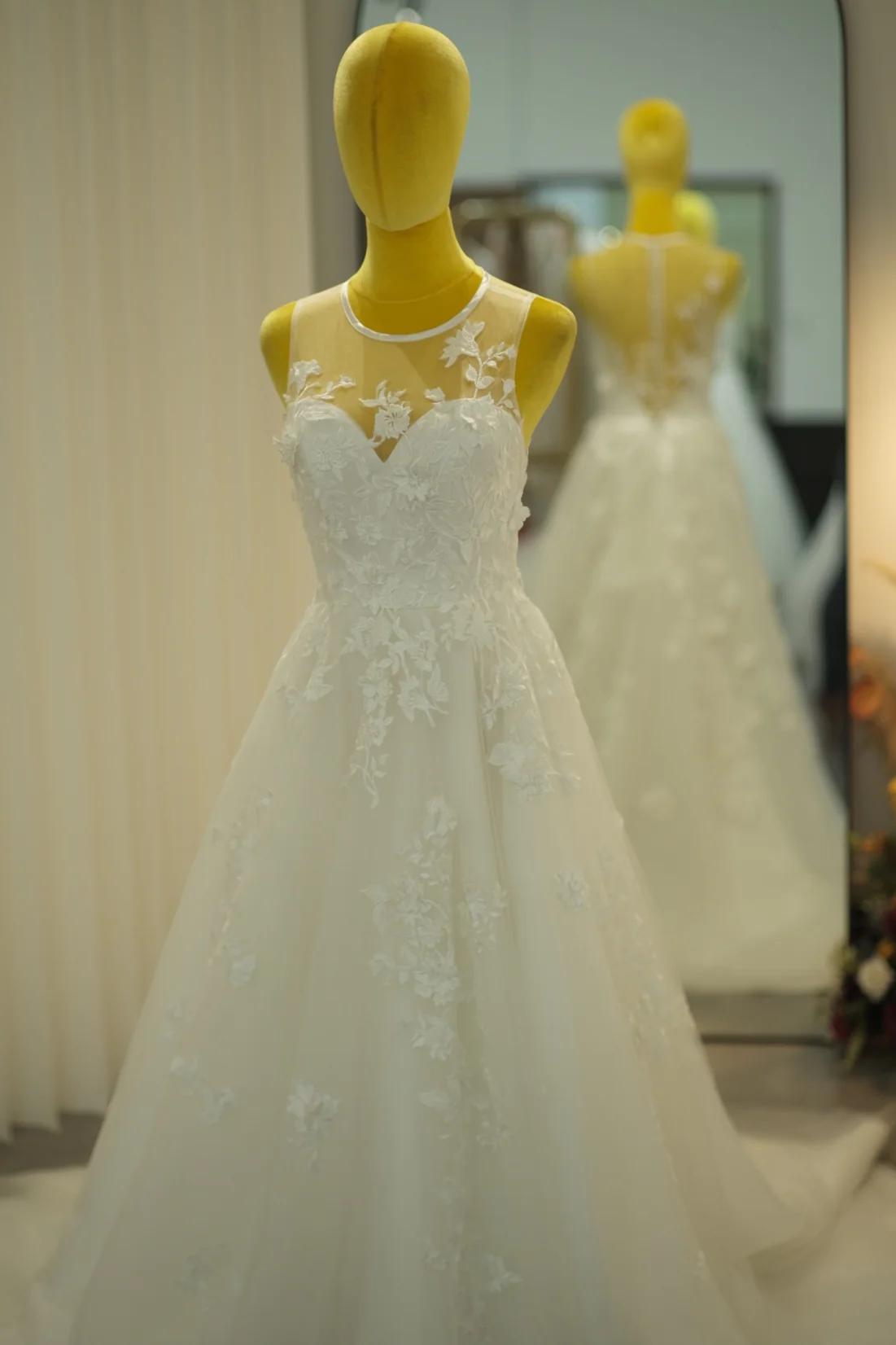Lux Fabric Half Lace with 3D Lace Size M Wedding Gown | Ready-to-Wear - Image 3