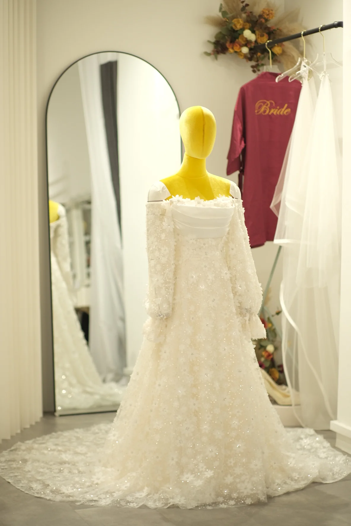 Lux Fabric Full Lace with Beaded Size S Wedding Gown | Ready-to-Wear - Image 11