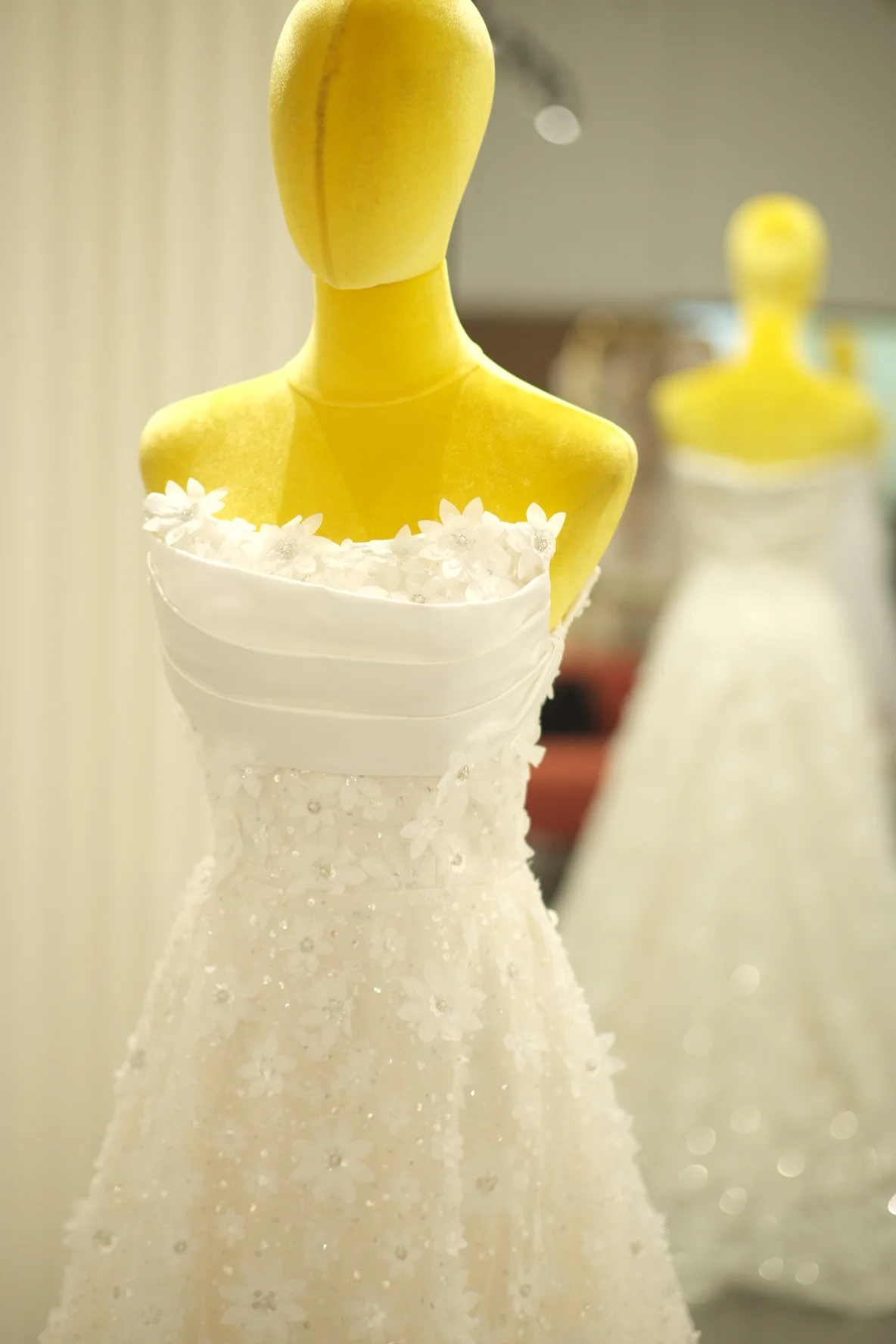 Lux Fabric Full Lace with Beaded Size S Wedding Gown | Ready-to-Wear - Image 4