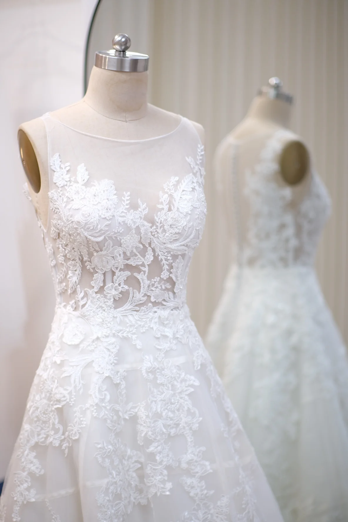 Lux Full Applique Lace with Beaded Wedding Gown Size M | Ready-to-Wear - Image 2