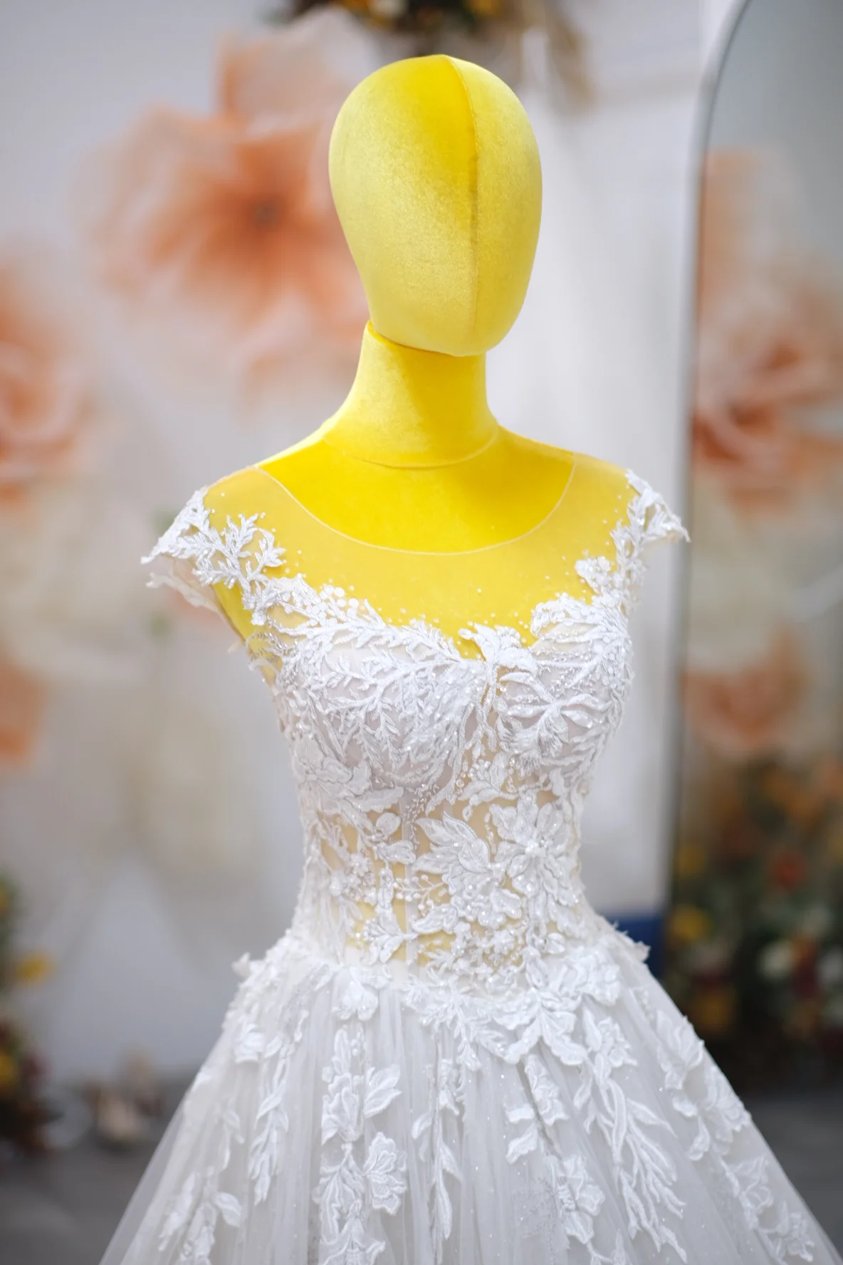 Luxury Full Lace with Beaded Wedding Gown Size M | Ready-to-Wear - Image 5