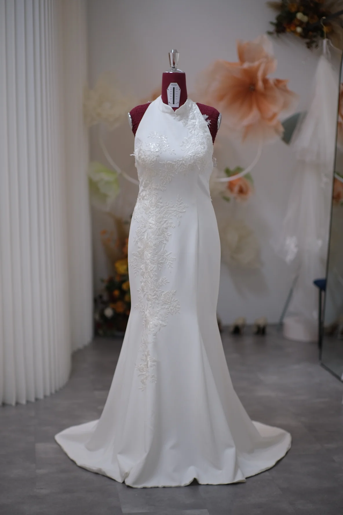Luxury Half Lace Wedding Gown Size M | Ready-to-Wear