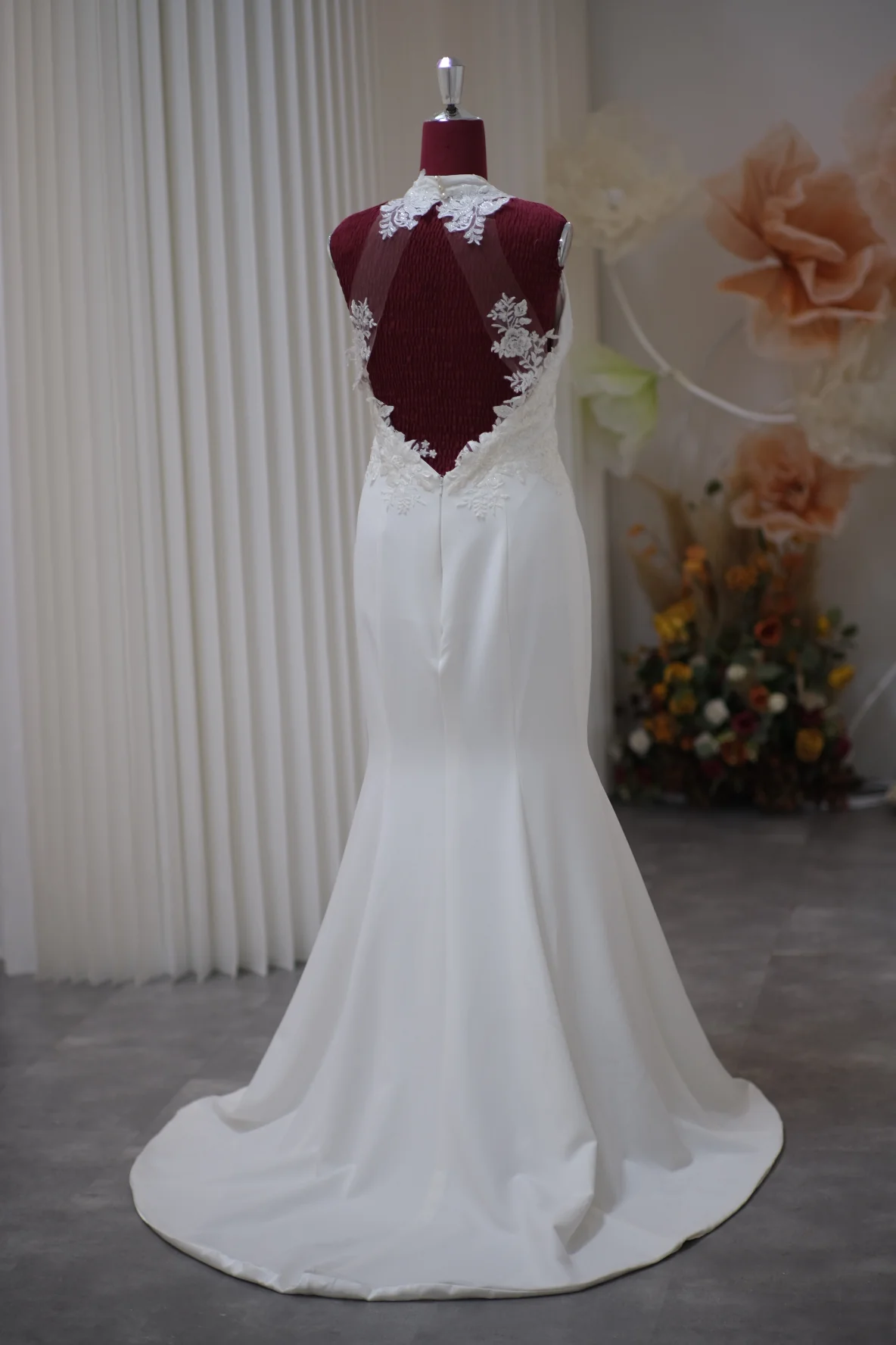 Luxury Half Lace Wedding Gown Size M | Ready-to-Wear - Image 5
