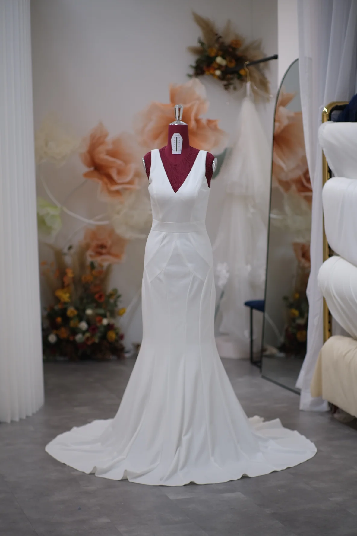 Premium Plain Pleated Wedding Gown Size M | Ready-to-Wear