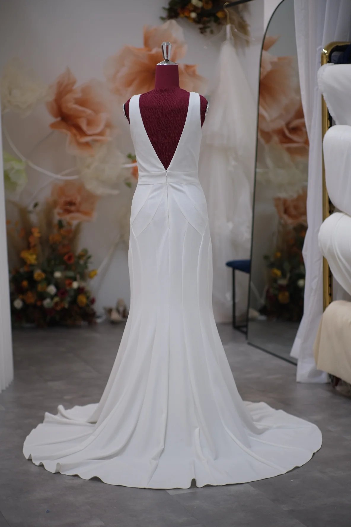 Premium Plain Pleated Wedding Gown Size M | Ready-to-Wear - Image 3
