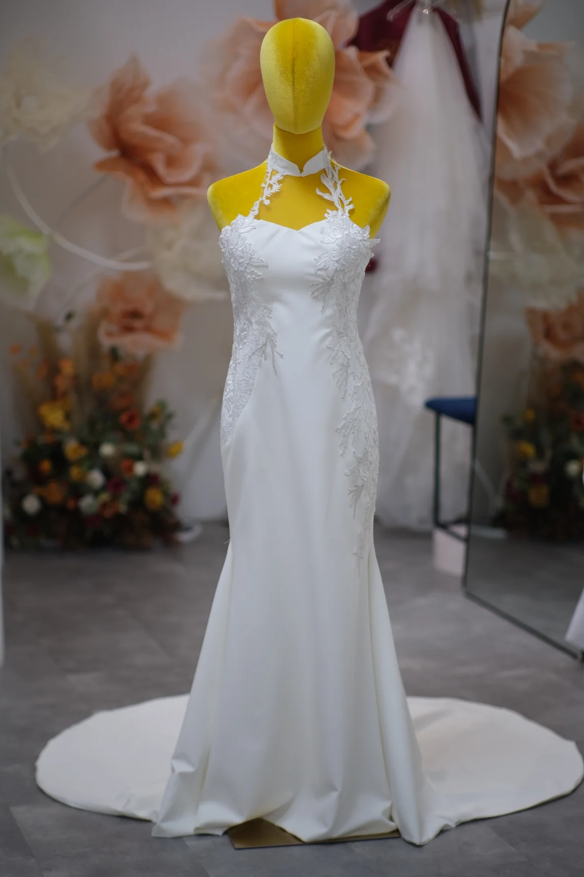 Premium Half Lace Wedding Gown Size L | Ready-to-Wear
