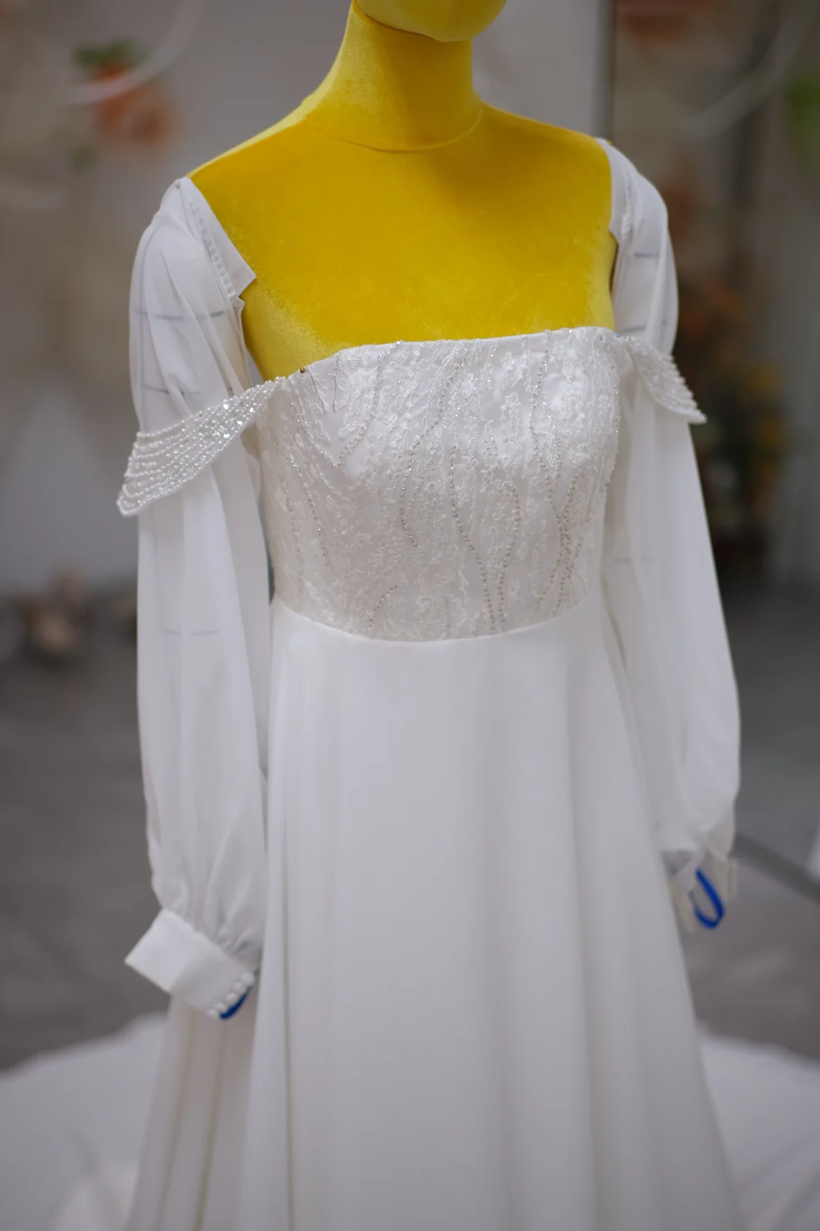 Luxury Half Lace Wedding Gown Size XL | Ready-to-Wear - Image 5