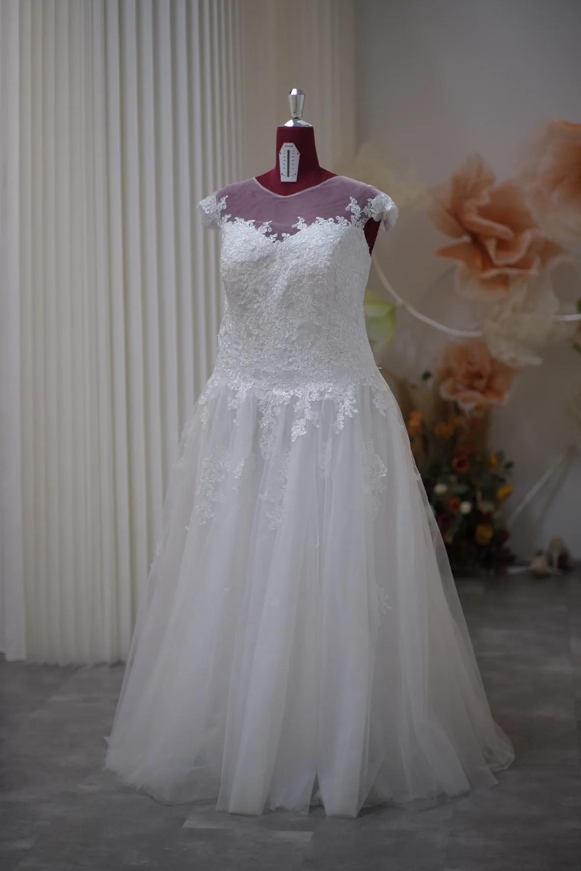 Half Lace Wedding Gown Bust 136 Waist 124 | Ready-to-Wear - Image 2