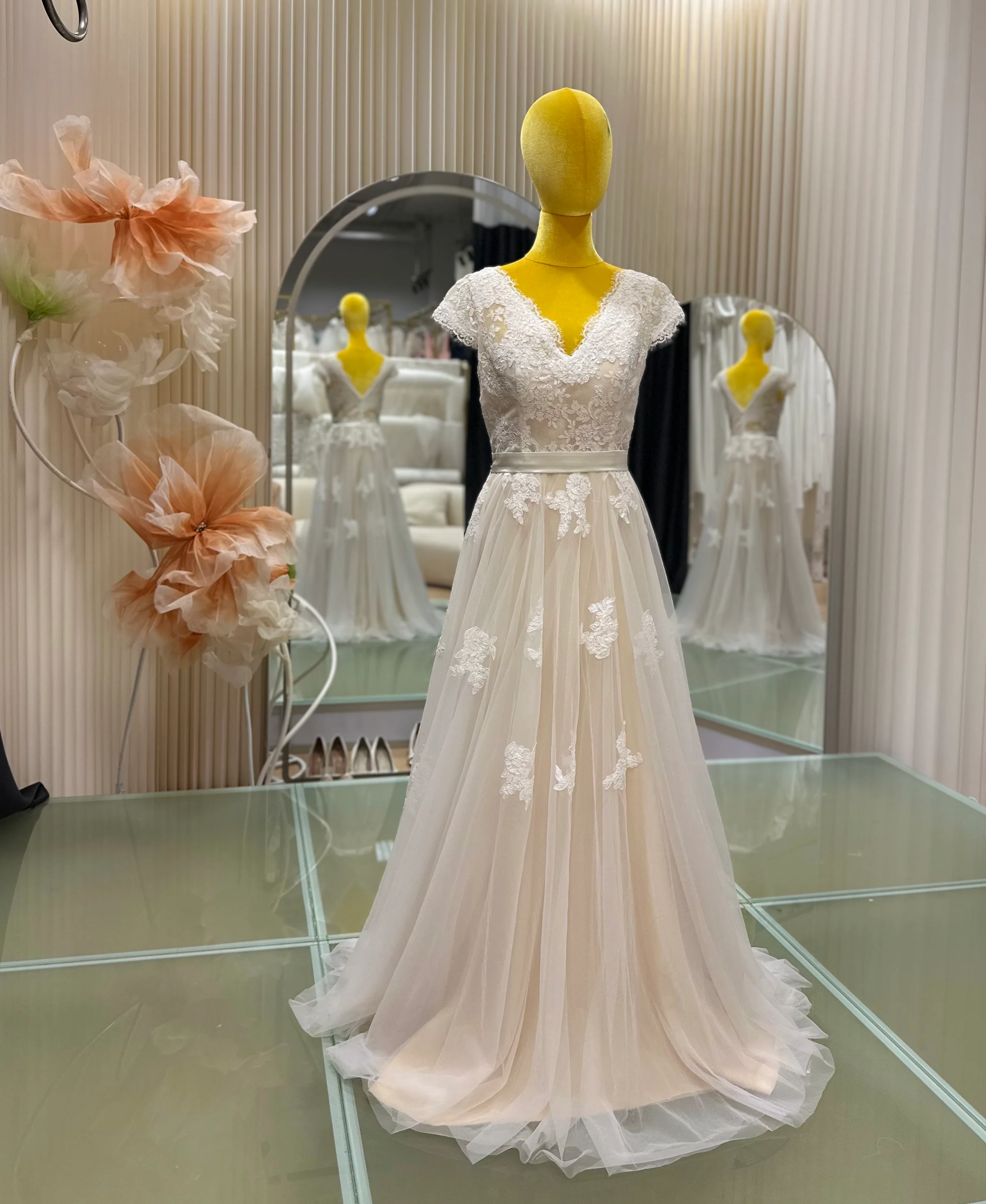 Full Lace Wedding Gown Size XL Bust 93 | Ready-to-Wear