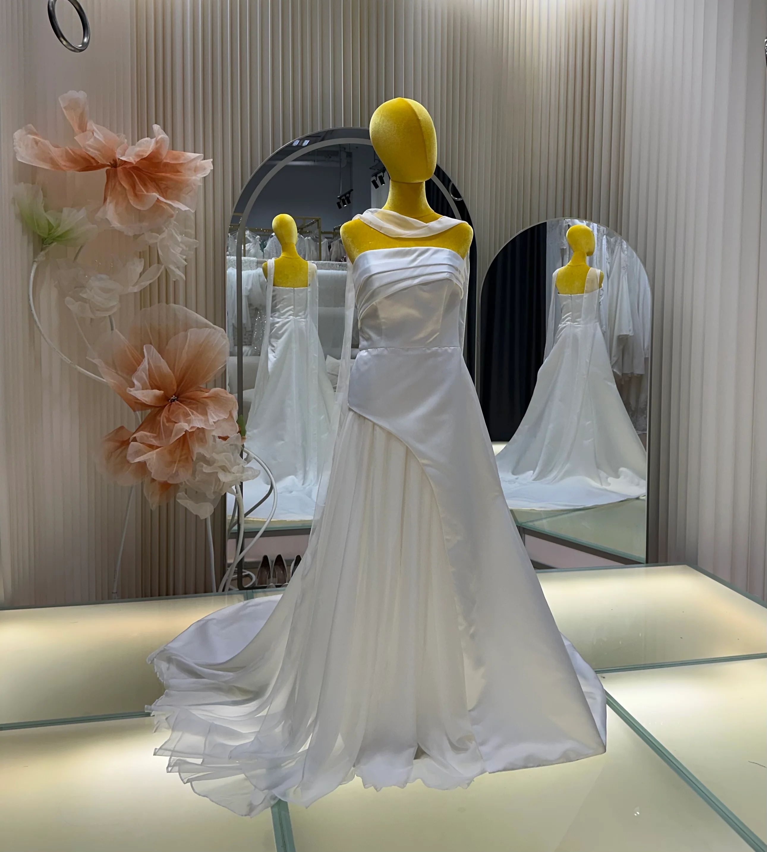 Premium Pleated Plain Wedding Gown Size XL | Ready-to-Wear - Image 2