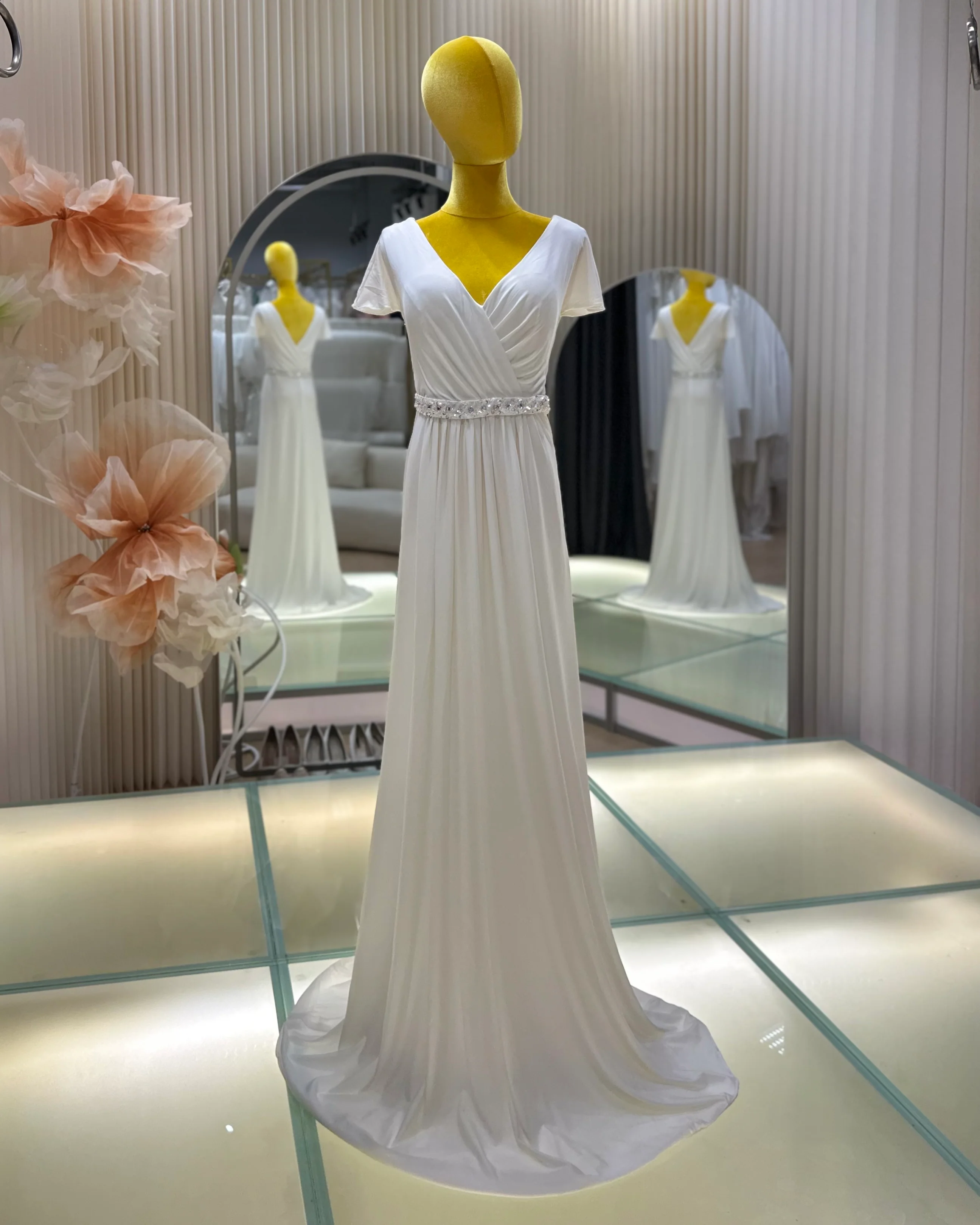 Beaded Plain Wedding Gown Size 3XL Bust 98 | Ready-to-Wear
