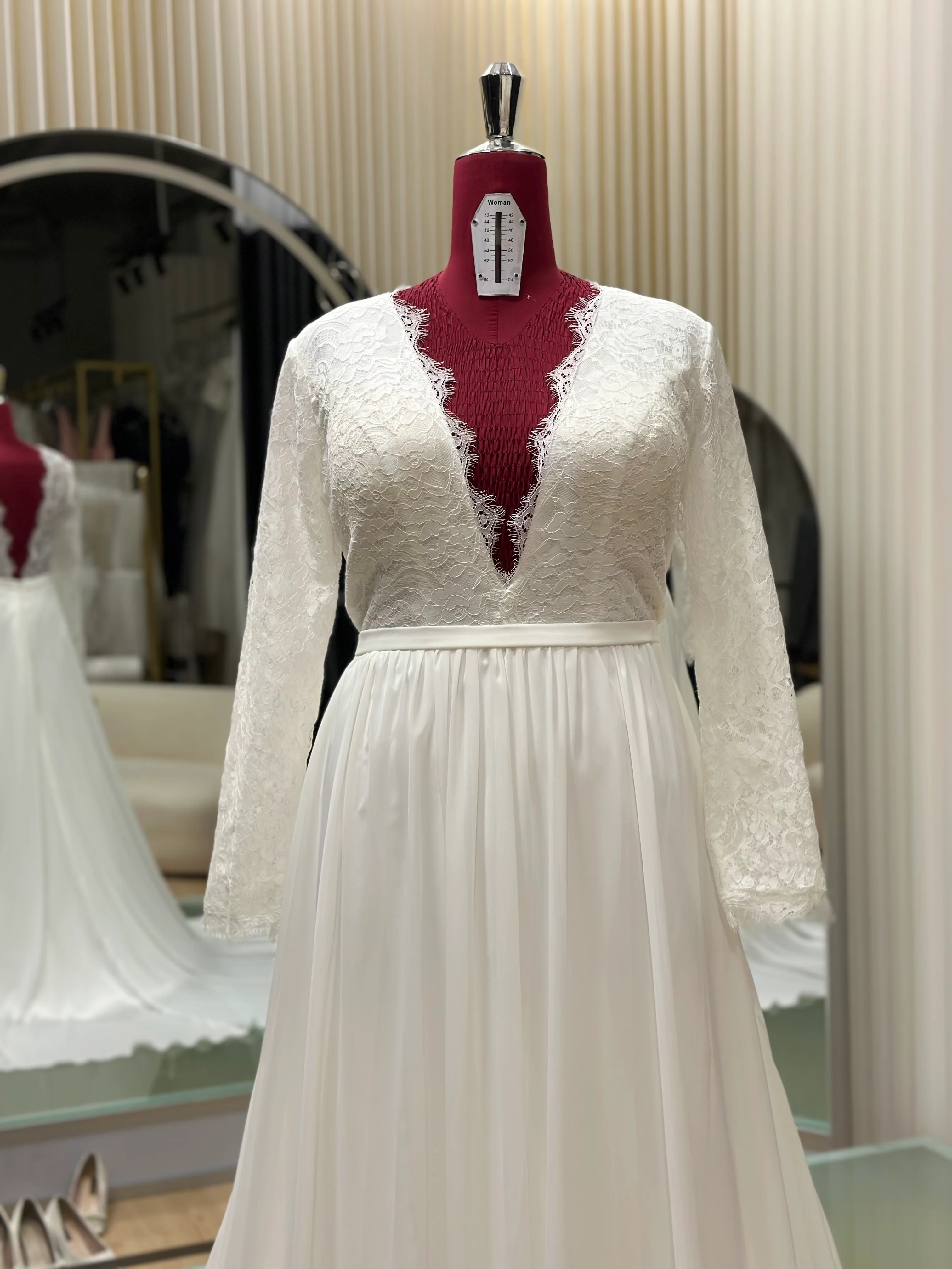 Premium Half Lace Wedding Gown Size 3XL Bust 100 | Ready-to-Wear - Image 3
