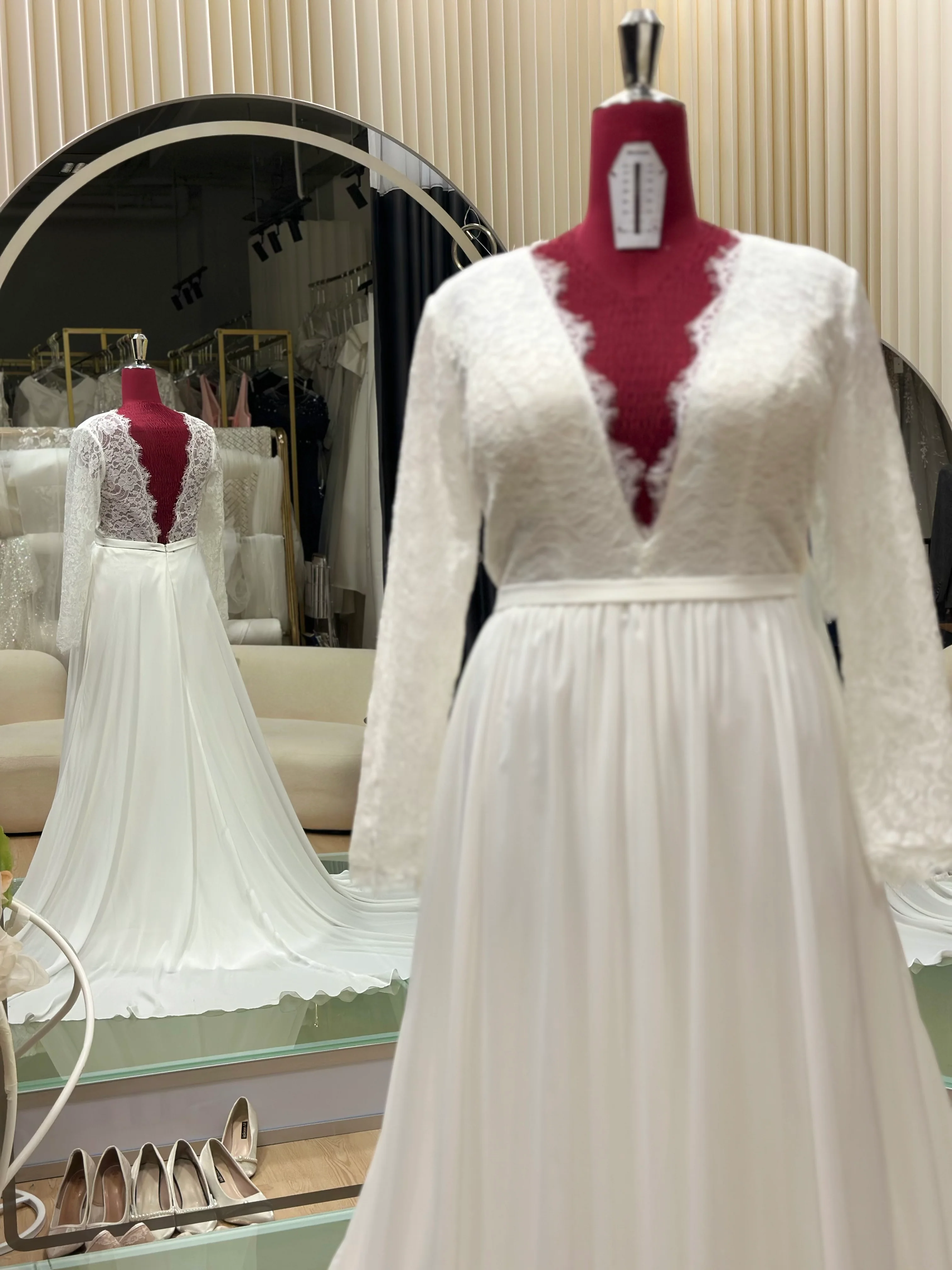 Premium Half Lace Wedding Gown Size 3XL Bust 100 | Ready-to-Wear - Image 4