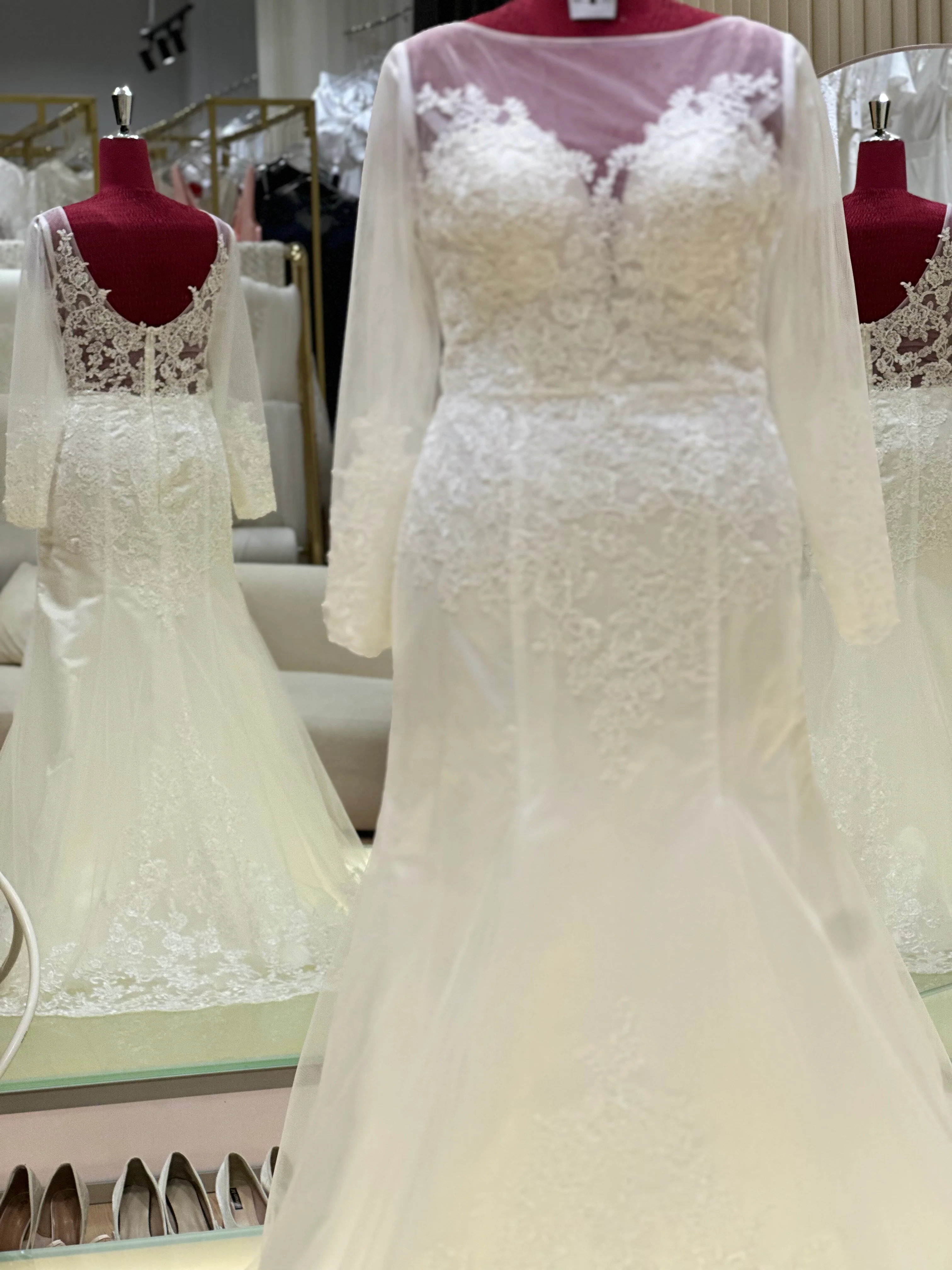 Premium Full Lace Wedding Gown Size 3XL Bust 100 | Ready-to-Wear - Image 4