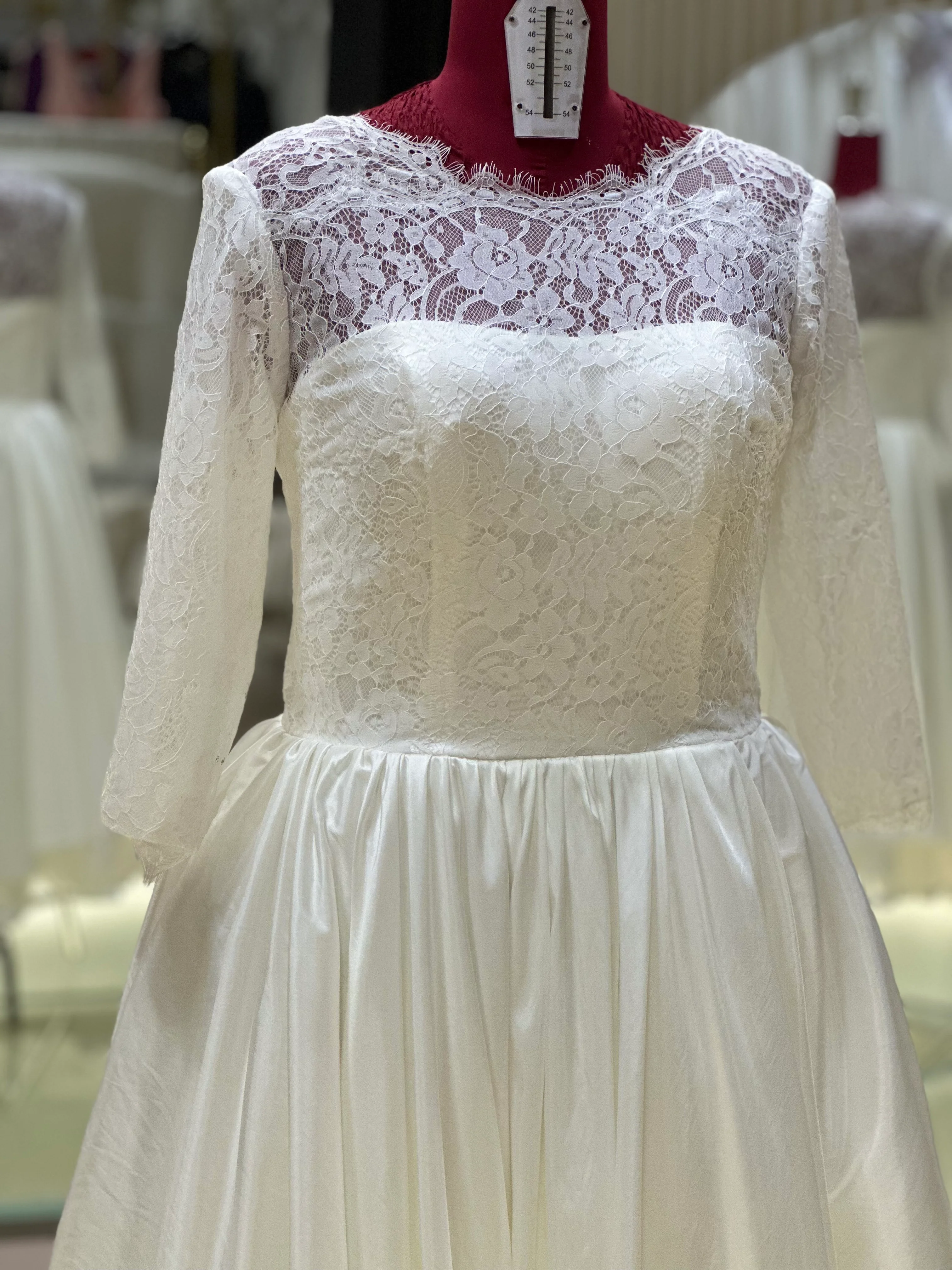 Half-Lace Wedding Gown Size XXL Bust 96 | Ready-to-Wear - Image 5
