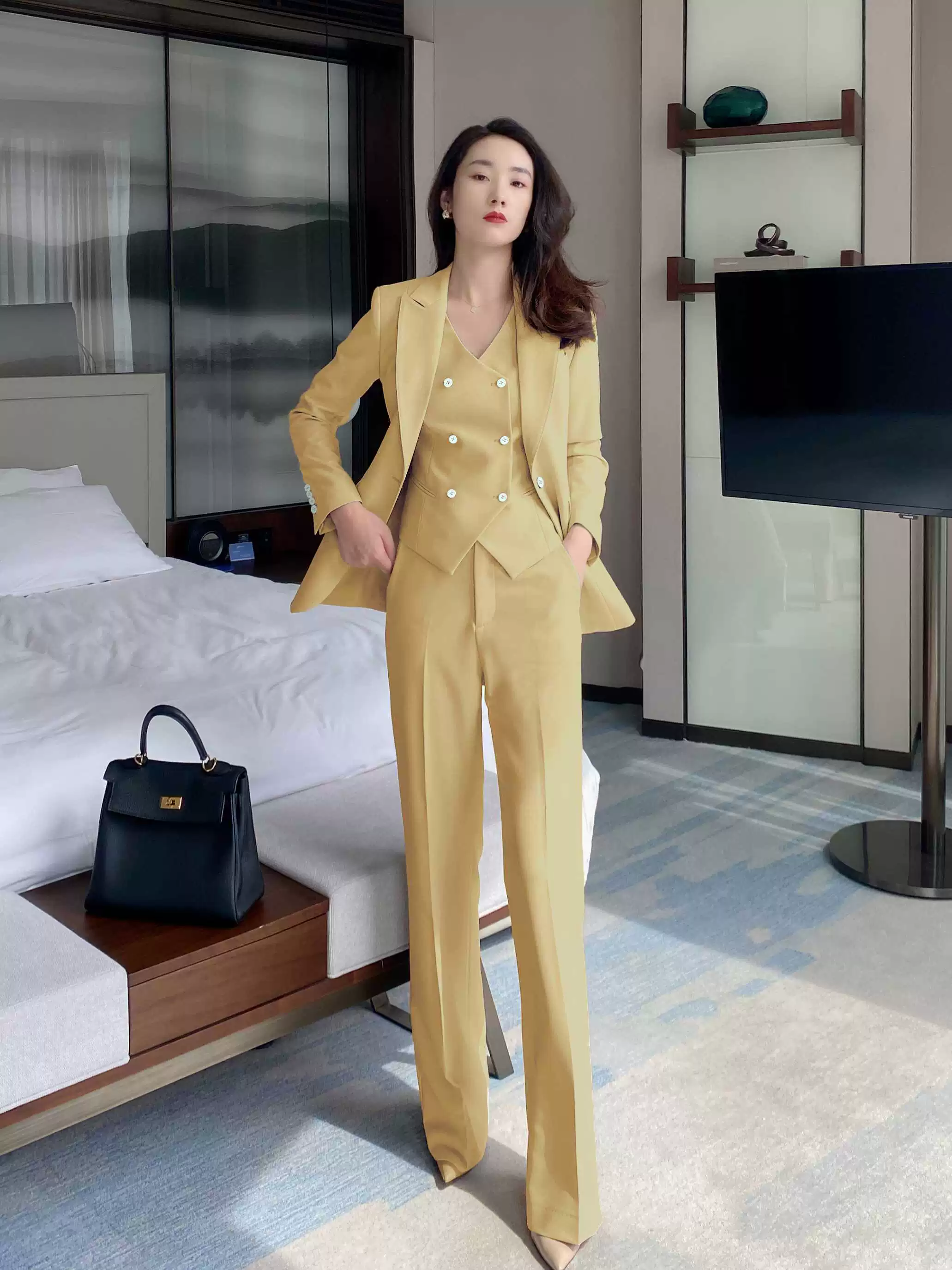 Bright Yellow 3‑Piece Classic Suit Set – Jacket, Vest & Trousers - Image 2