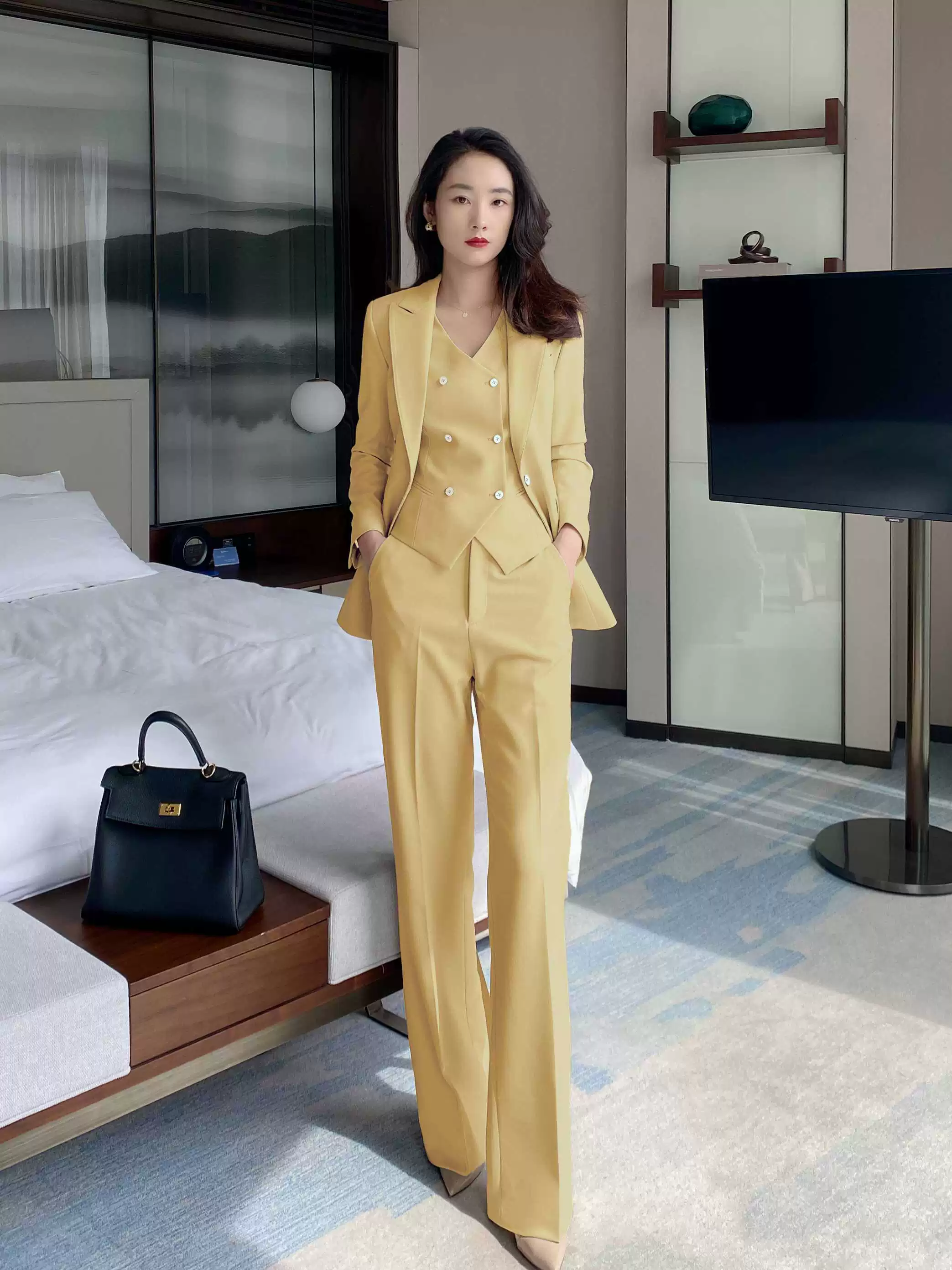 Bright Yellow 3‑Piece Classic Suit Set – Jacket, Vest & Trousers - Image 4