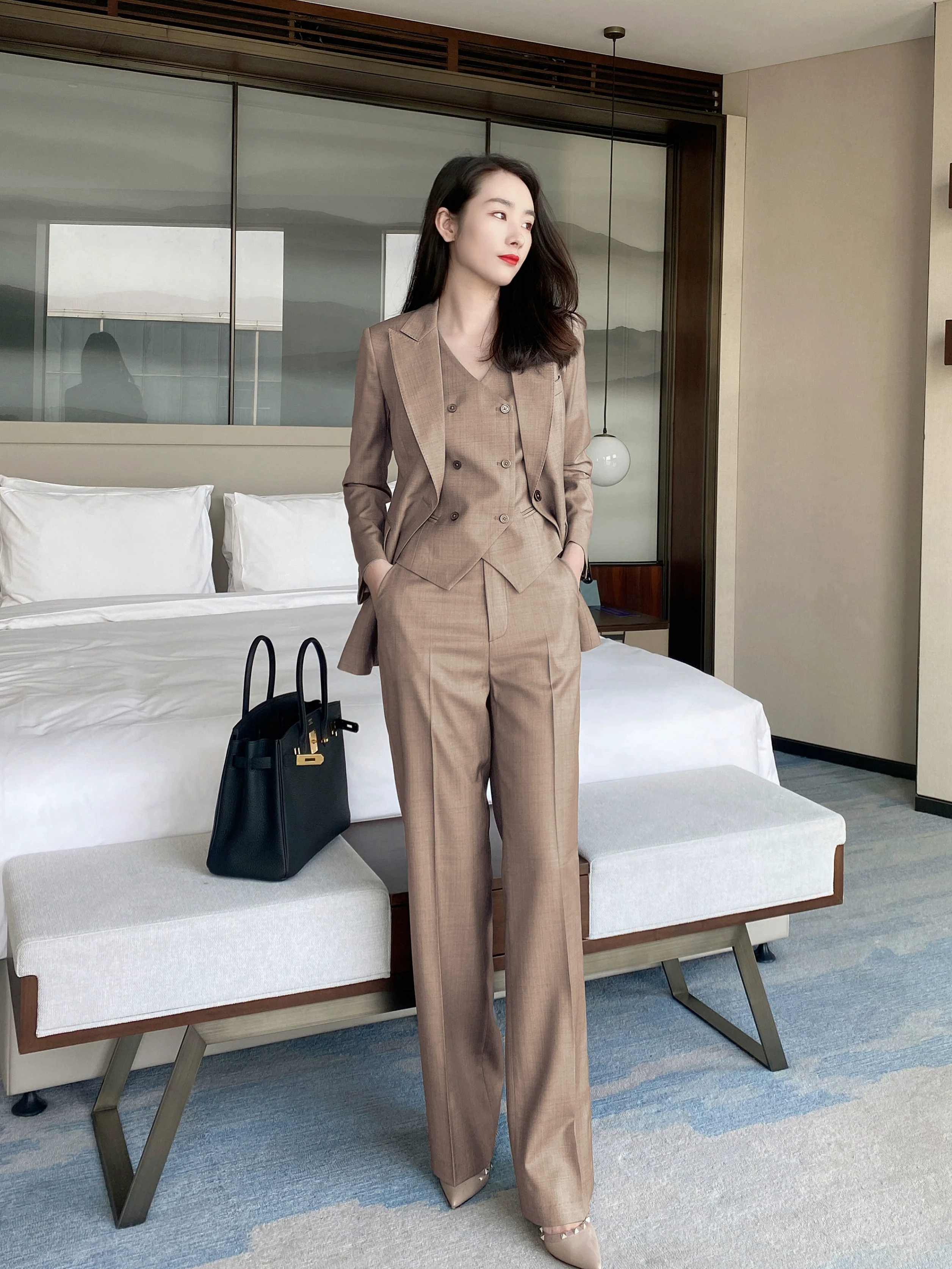 Coffee Color Classic 3-Piece Women's Suit Set Loose Straight Fit - Image 5