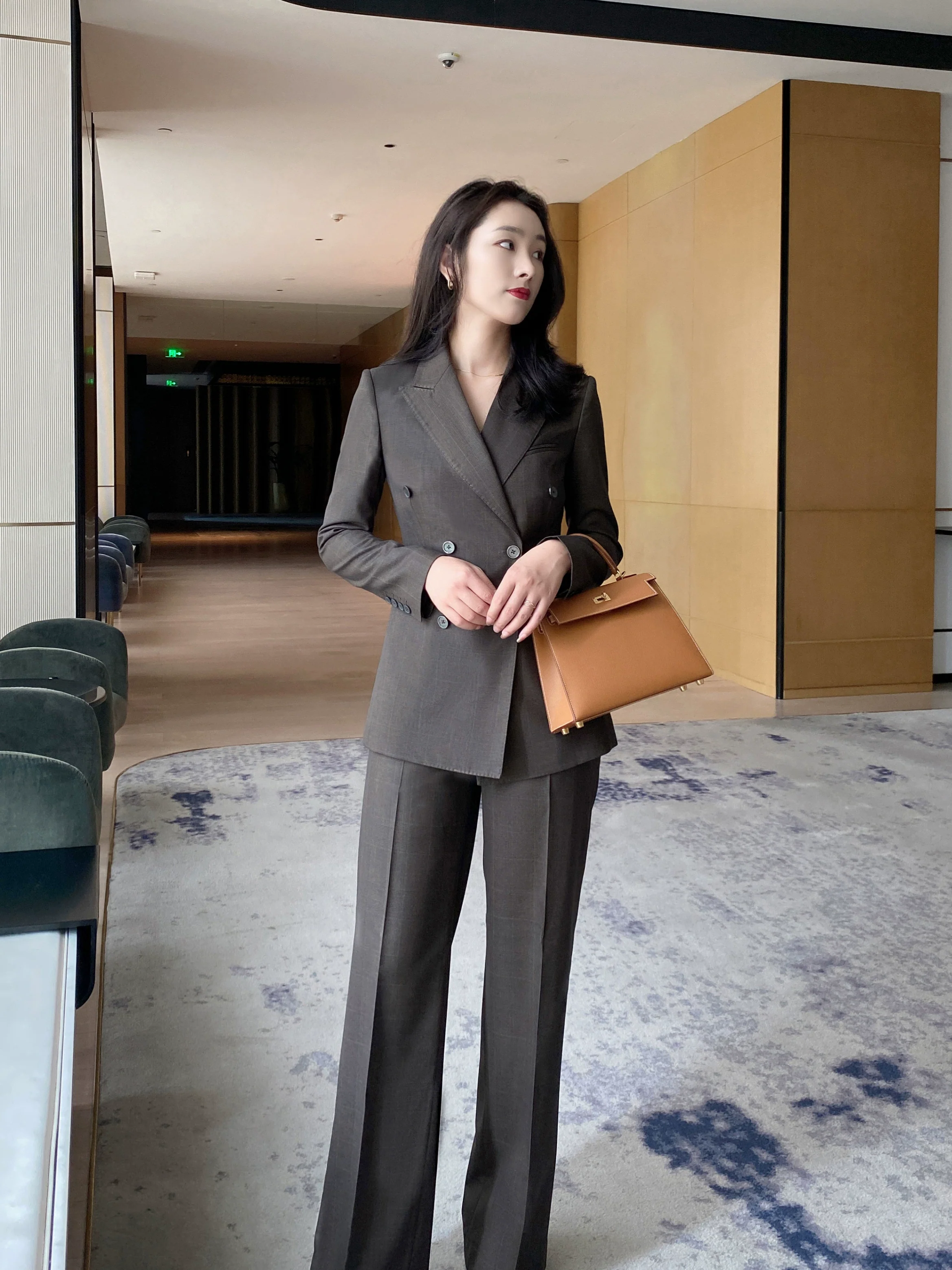 Coffee-Colored Classic Women’s Double-Breasted Suit with Straight Trousers - Image 2