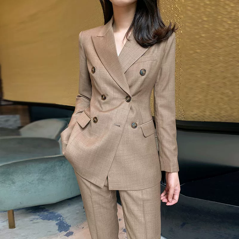 Colored Woolen Suit with Slim Fit Trousers - Image 6