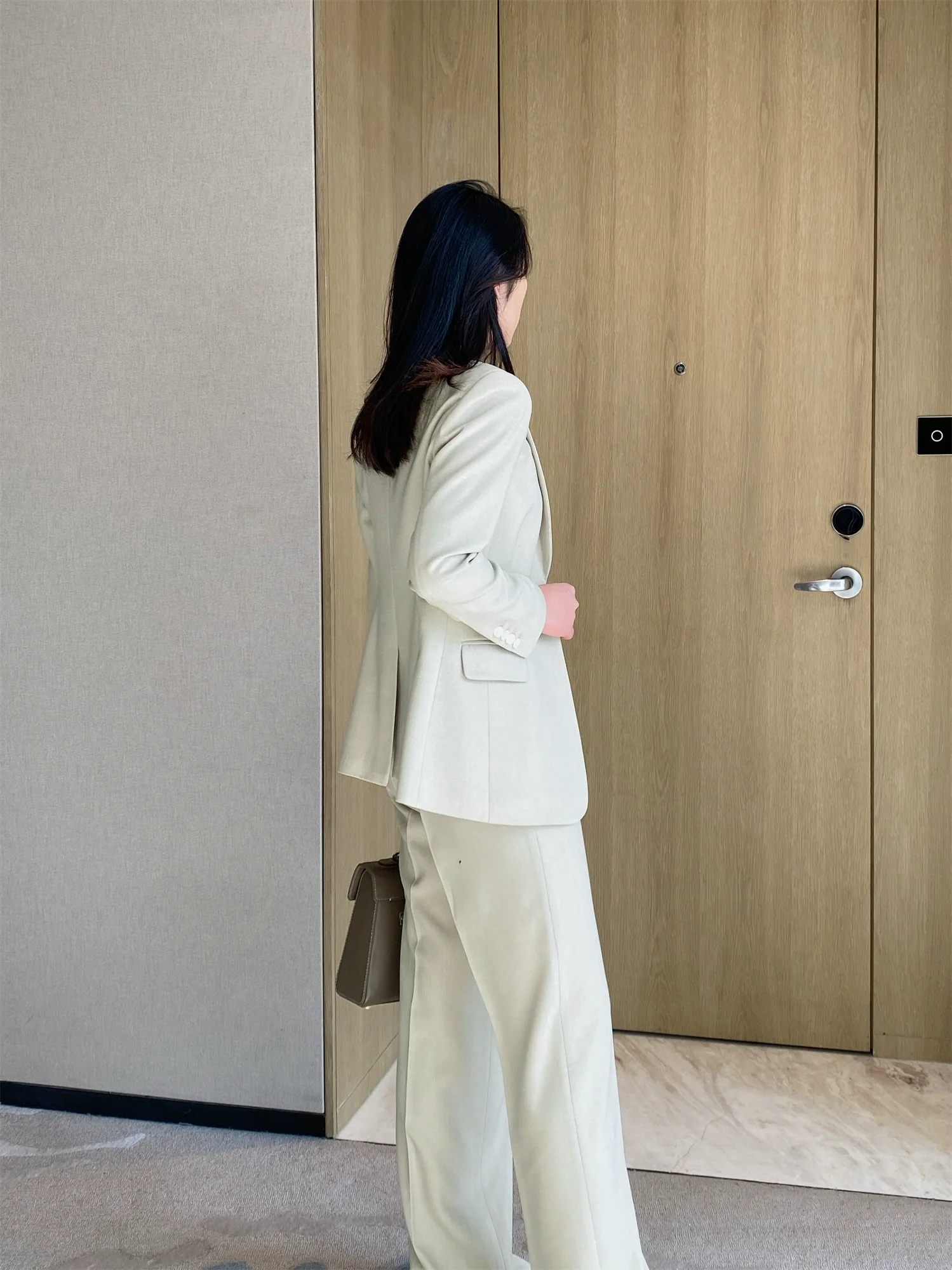 Cream Green Oversized Leisure Suit Set with Straight Trousers - Image 4
