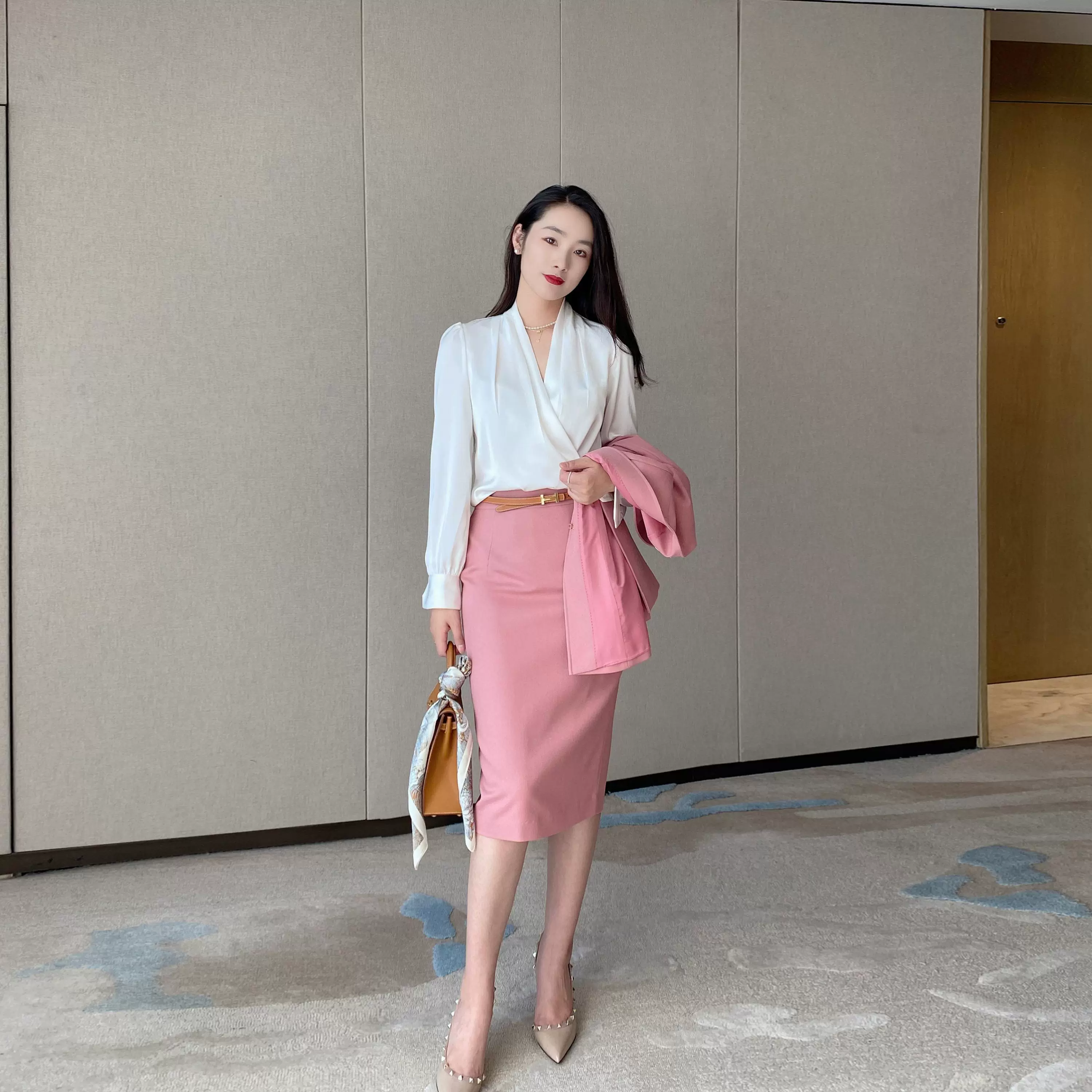 Elegant Autumn Long‑Sleeve V‑Neck Casual Shirt for Women - Image 3