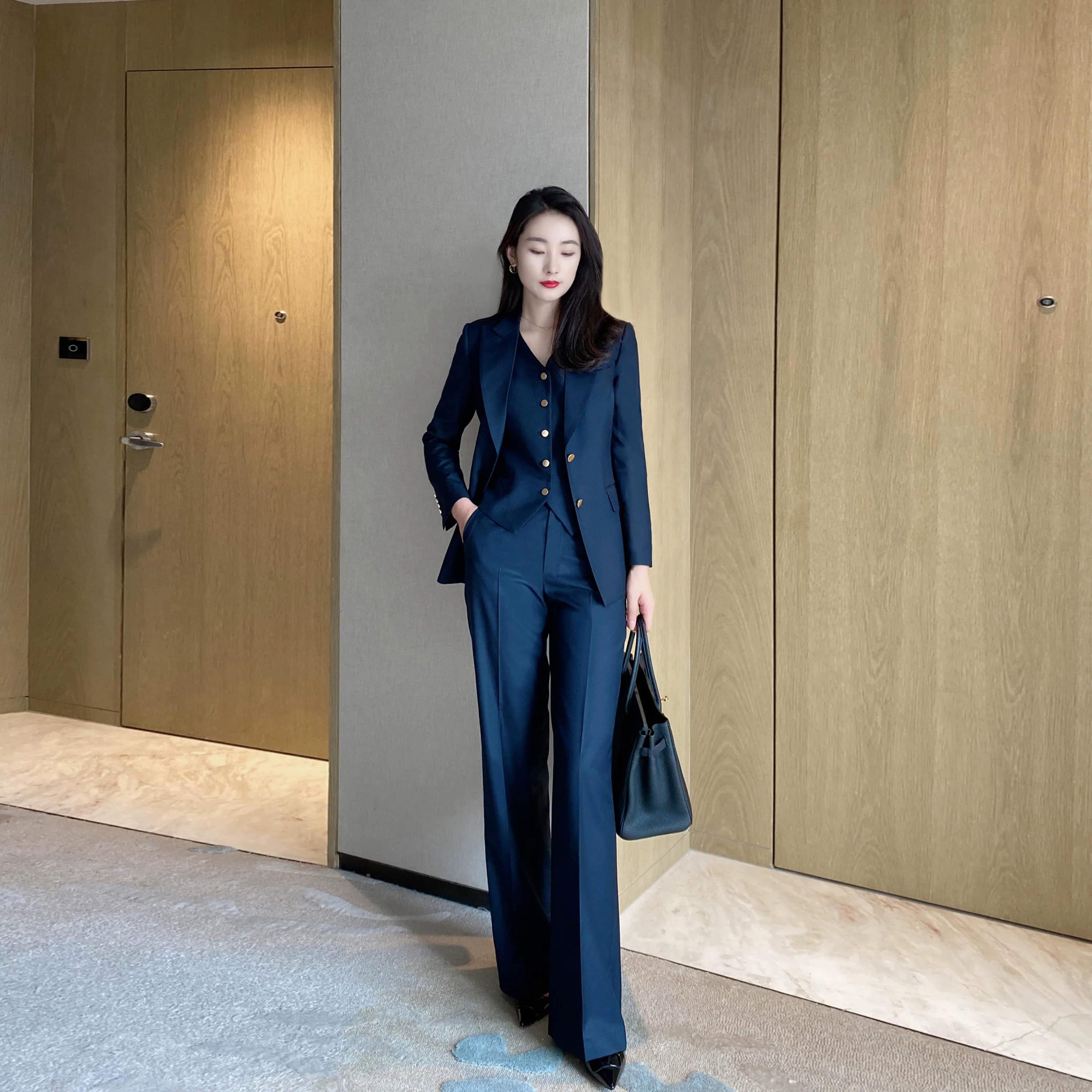 Elegant Blue-Black Women's 3-Piece Tailored Waist-Fitted Suit Set