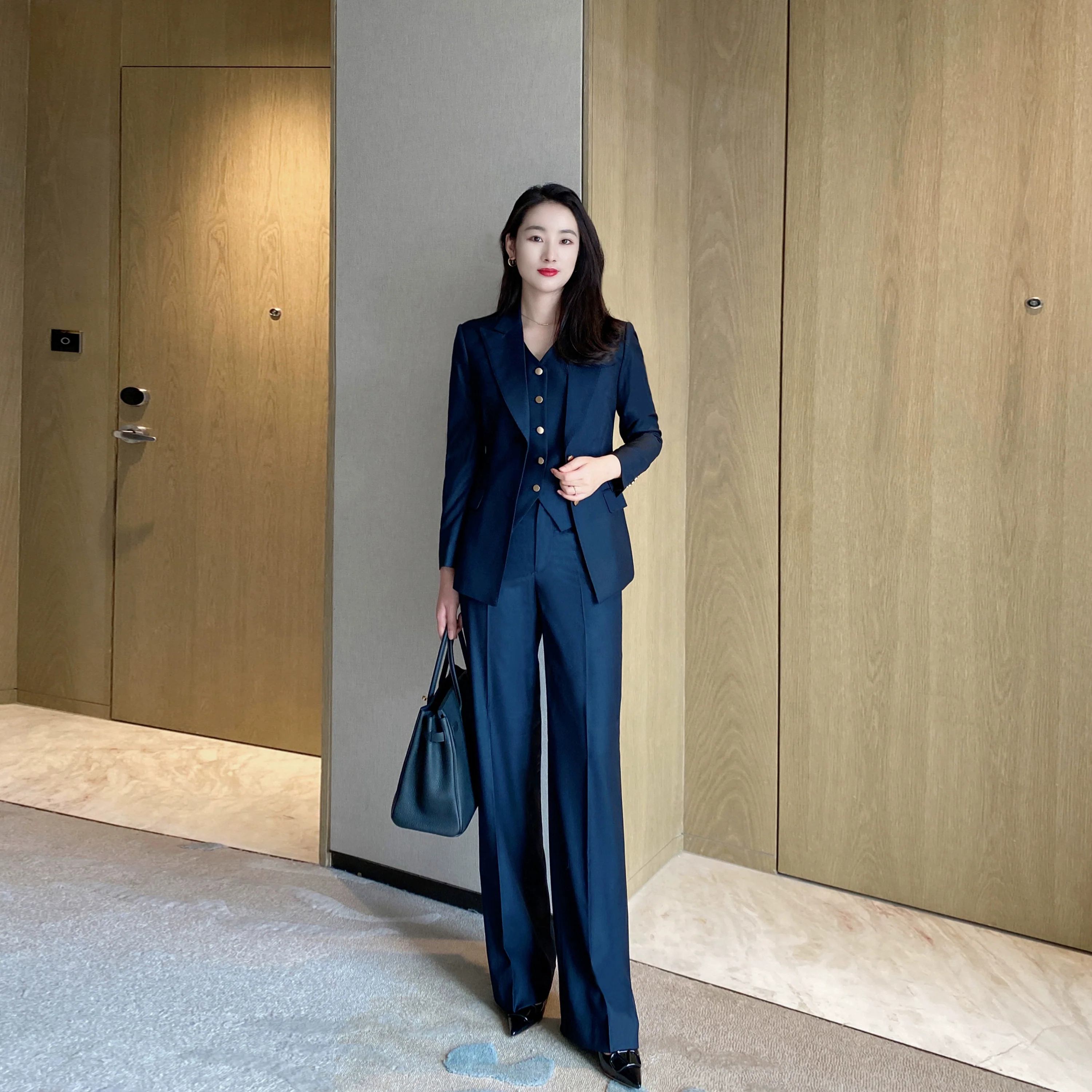 Elegant Blue-Black Women's 3-Piece Tailored Waist-Fitted Suit Set - Image 5