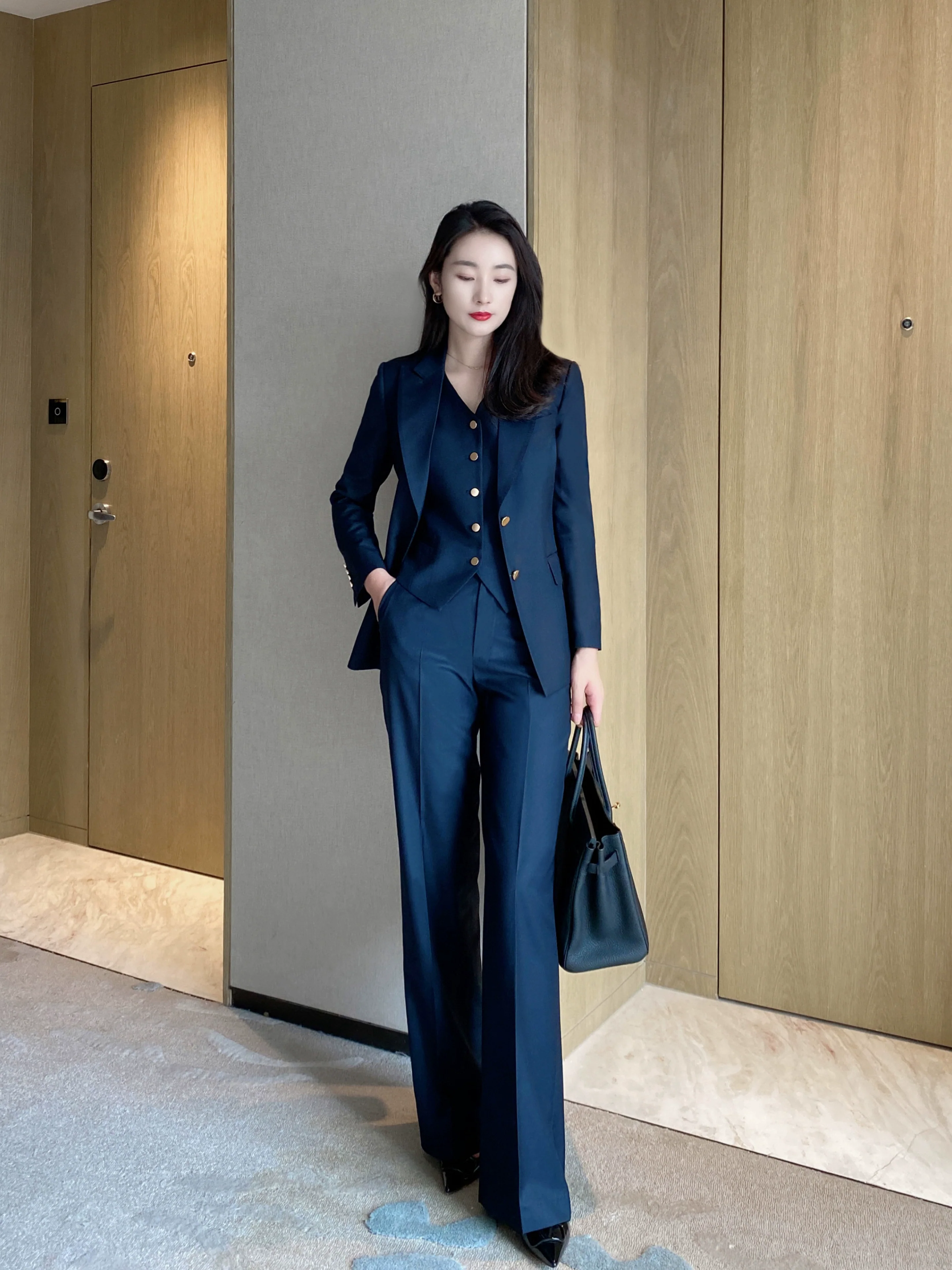 Elegant Blue-Black Women's 3-Piece Tailored Waist-Fitted Suit Set - Image 6