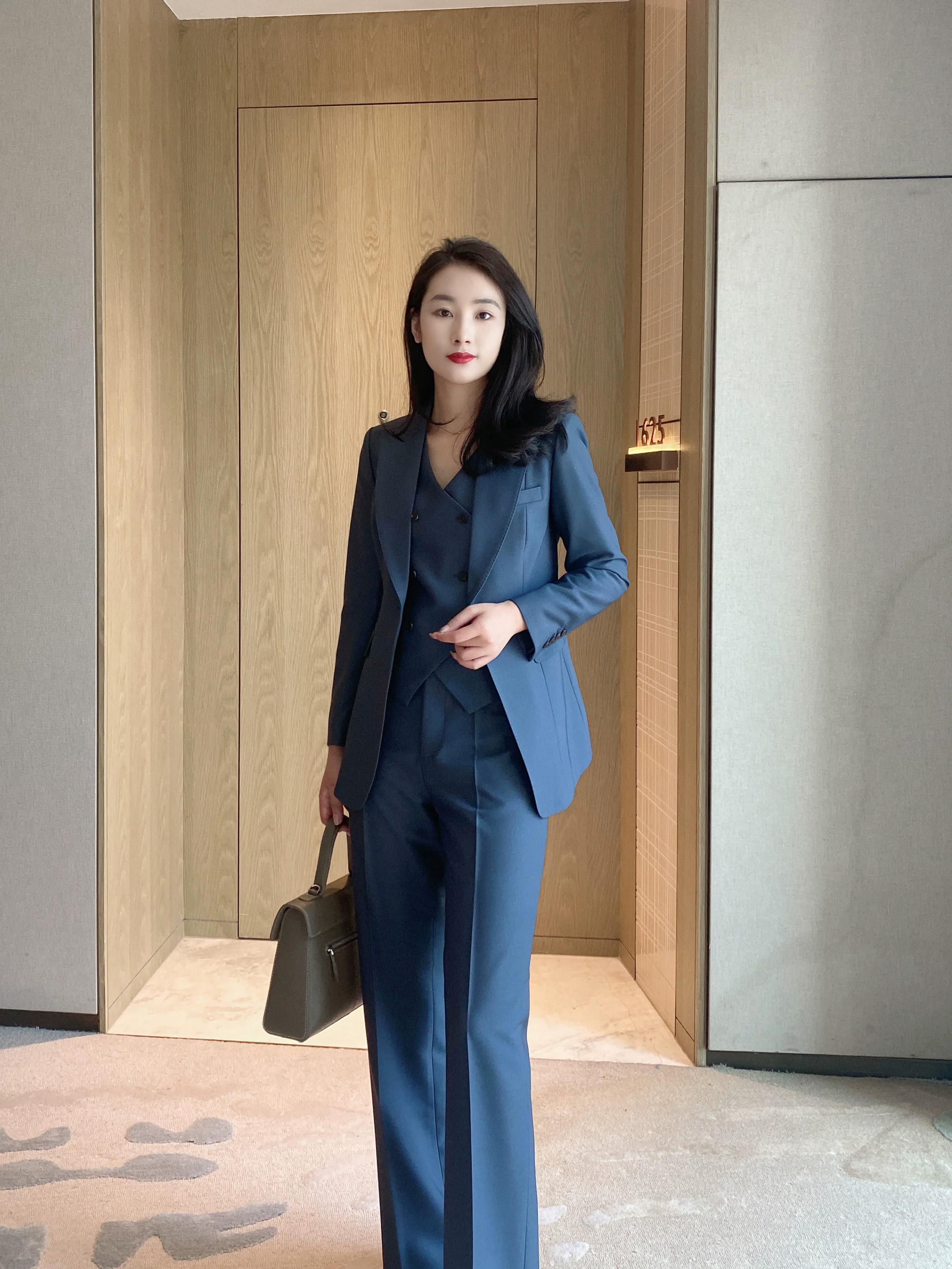 Elegant Dan Qing Three-Piece Women's Suit Set Jacket Vest Trousers - Image 3