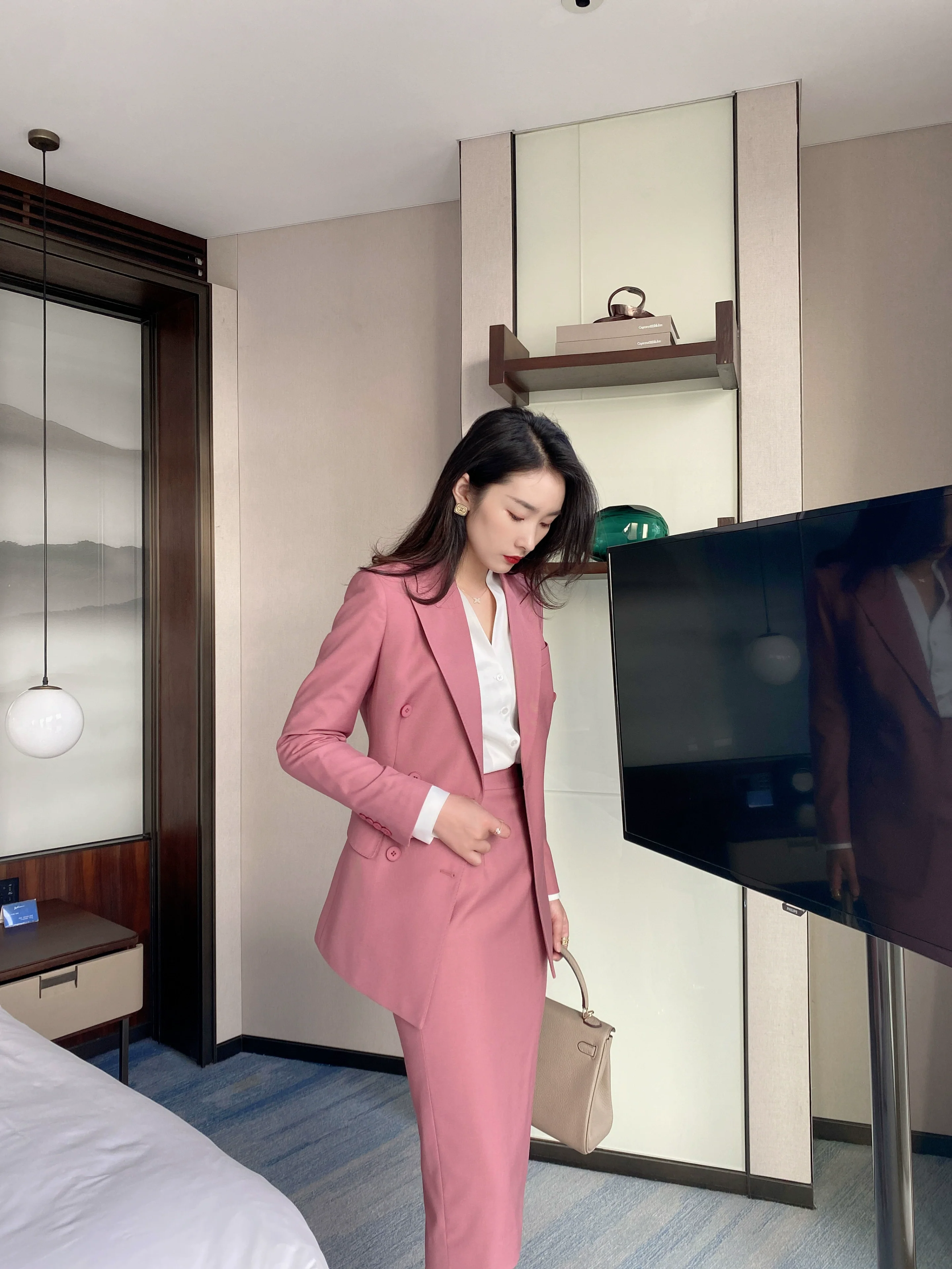 Elegant Dry Rose Powder Women's Suit Jacket & Skirt Set - Image 3