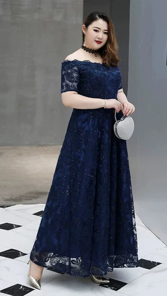 Elegant Evening Dress - Image 3