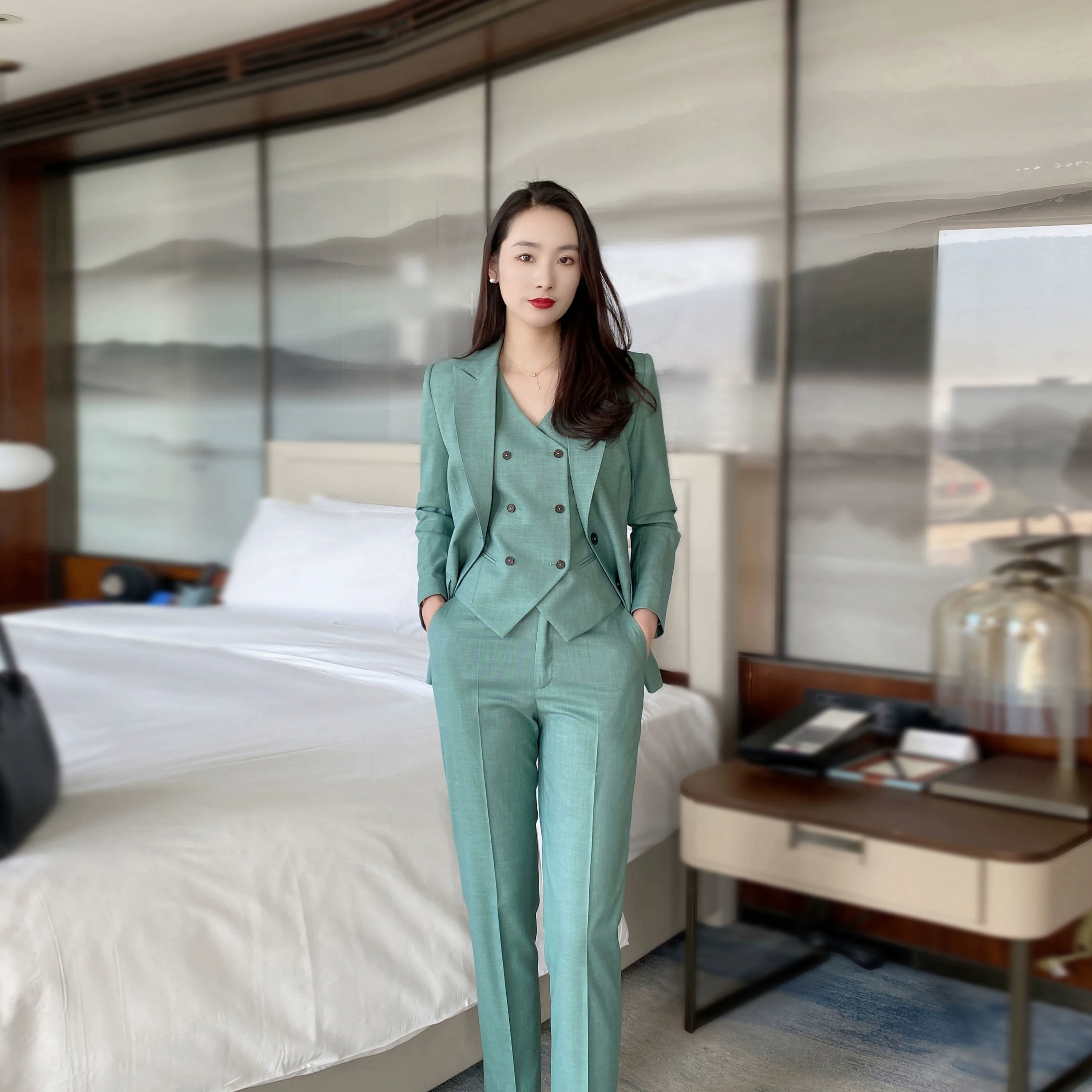 Elegant Green Women's 3-Piece Slim Fit Suit Set - Image 6