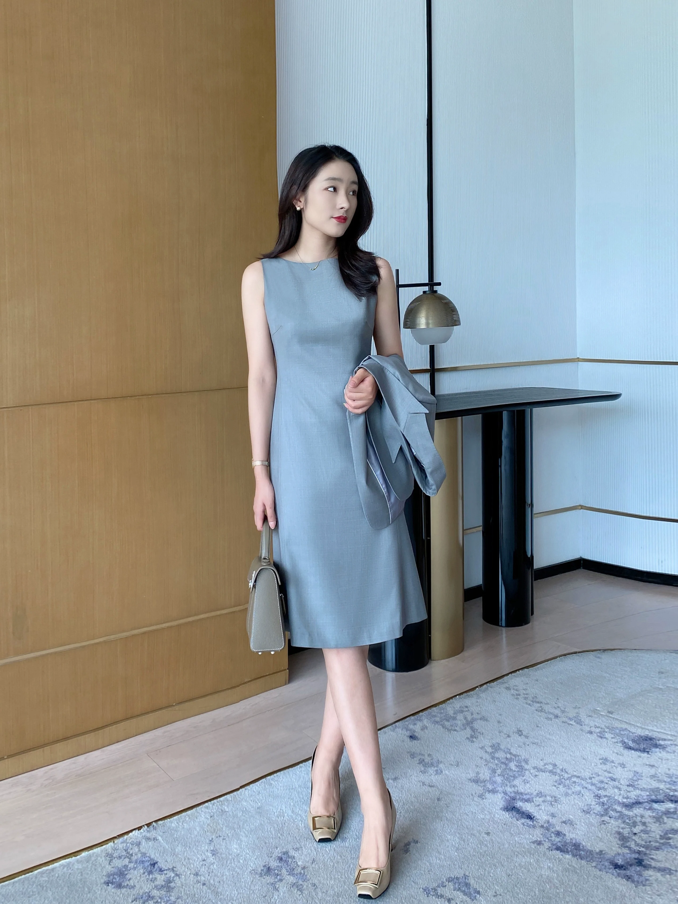 Elegant Light Grey Autumn Suit Jacket with Fish Tail Skirt - Image 3