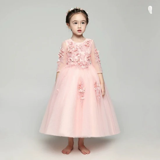 Elegant Long Sleeve Princess Wedding Dress for Piano Performance - Image 12