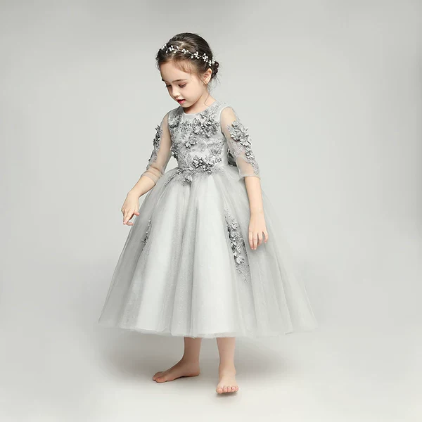 Elegant Long Sleeve Princess Wedding Dress for Piano Performance - Image 2