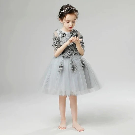 Elegant Long Sleeve Princess Wedding Dress for Piano Performance - Image 21