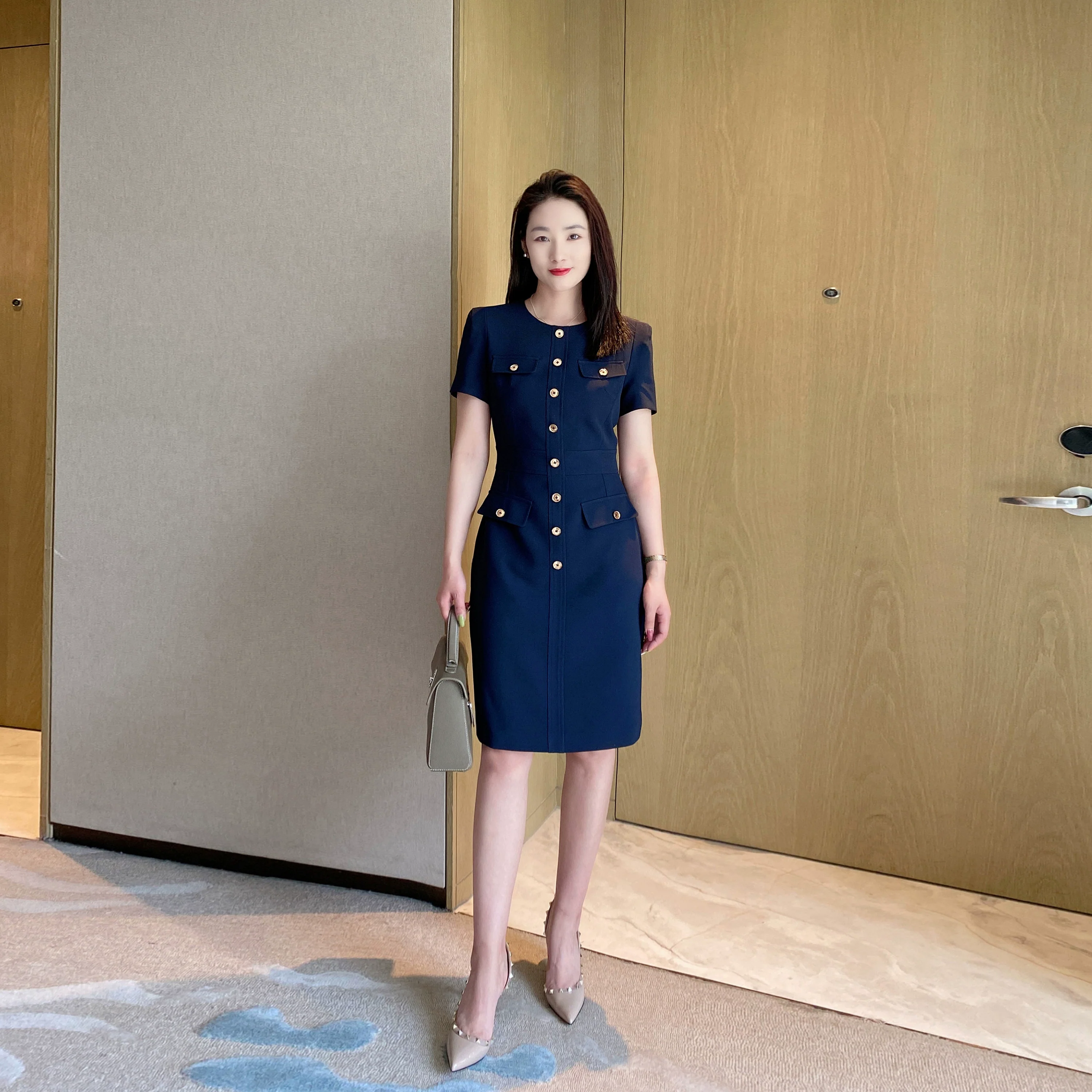 Elegant Summer Fitted Midi Dress with Short Sleeve – Navy - Image 6