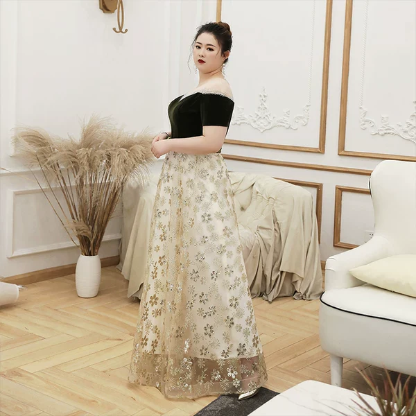 Elegant Velvet Evening Dress - Image 2