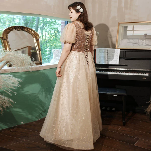 Elegant Wedding Dress - Image 4