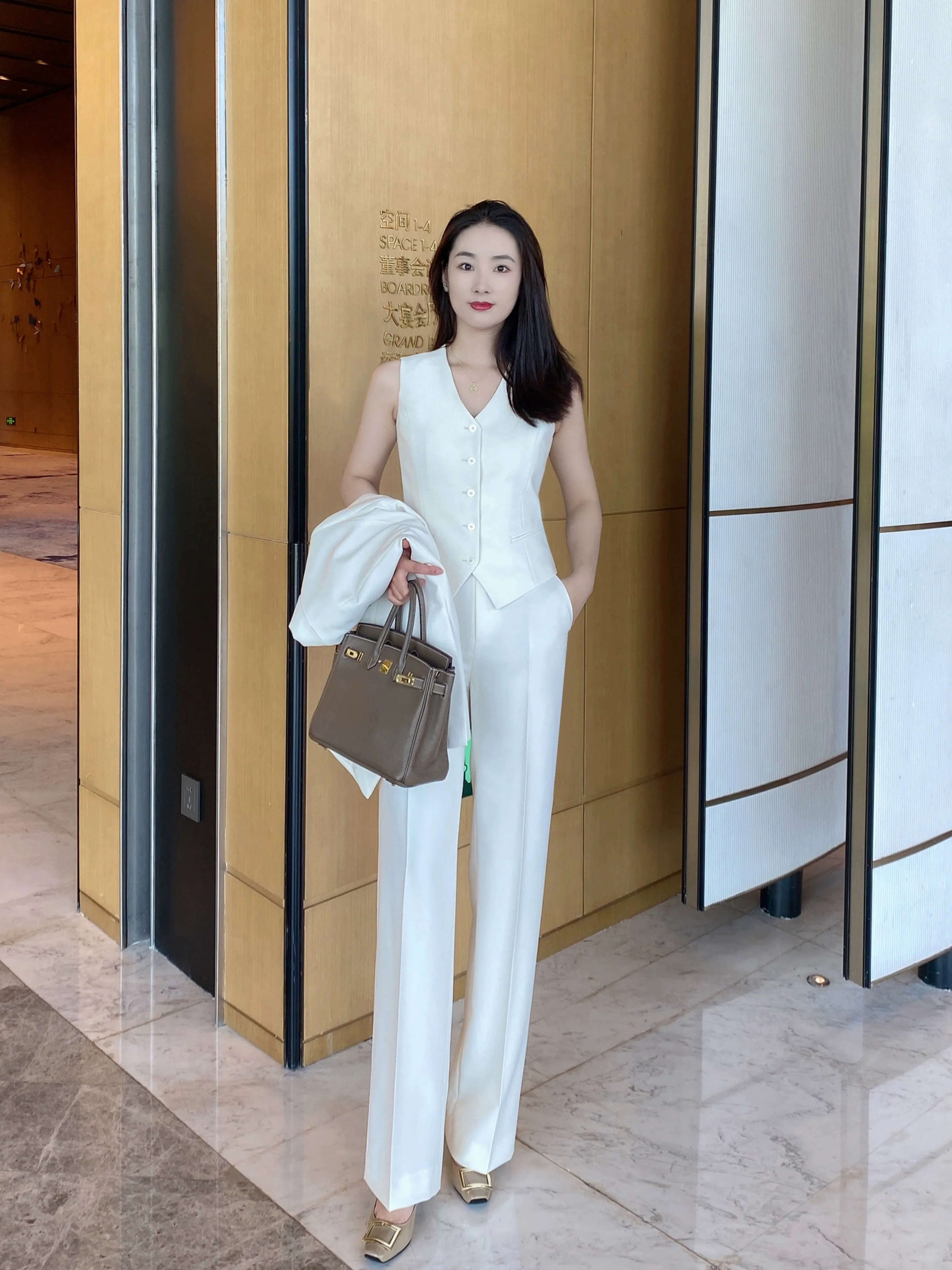 Elegant White Autumn 3‑Piece Suit Set – Loose Straight Fit - Image 4