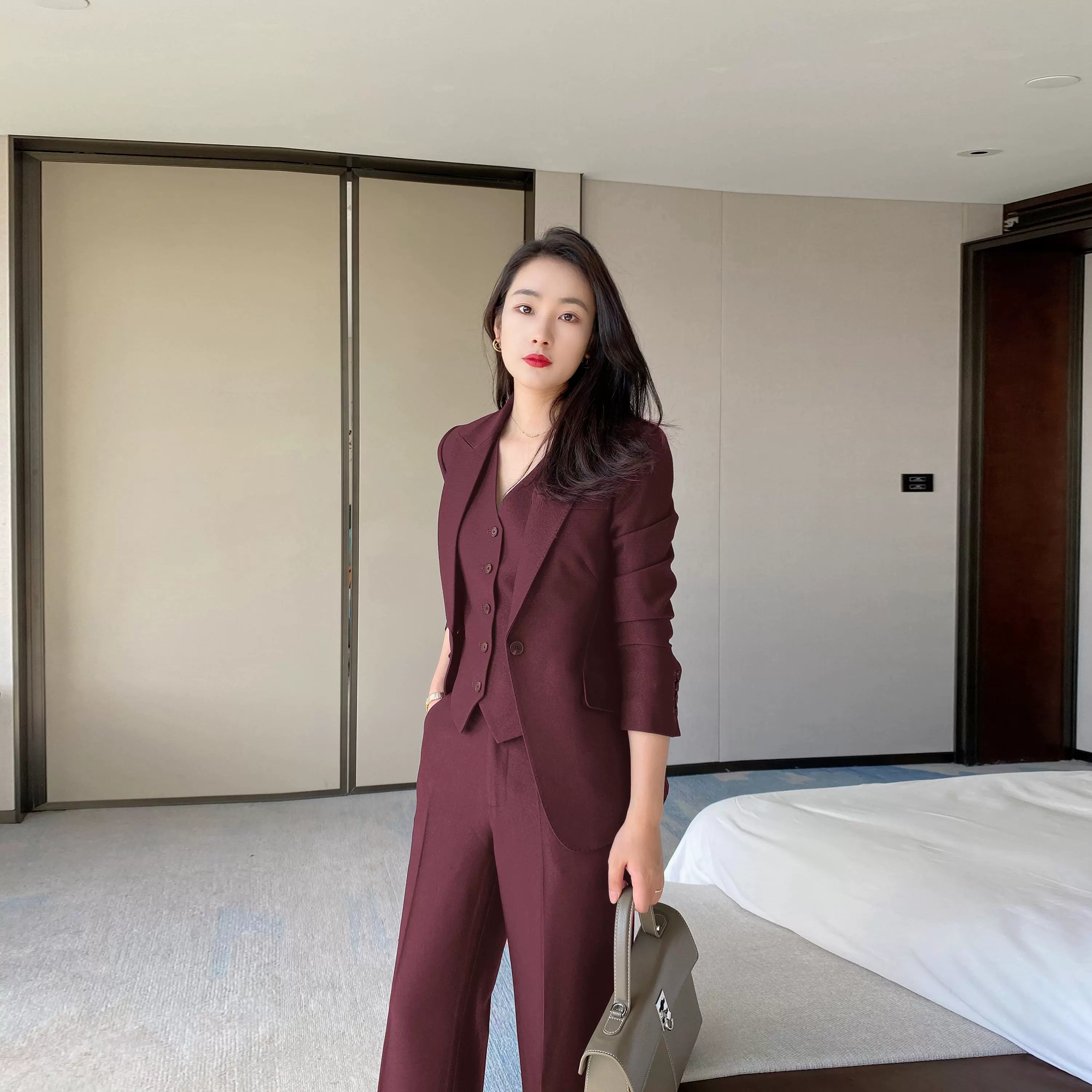 Elegant Winter Suit Set with Red Vest and Trousers - Image 2