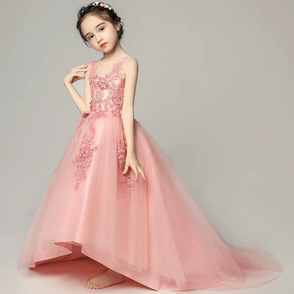 Exquisite Princess Wedding Dress: Noble Tulle Gown for Piano Performances