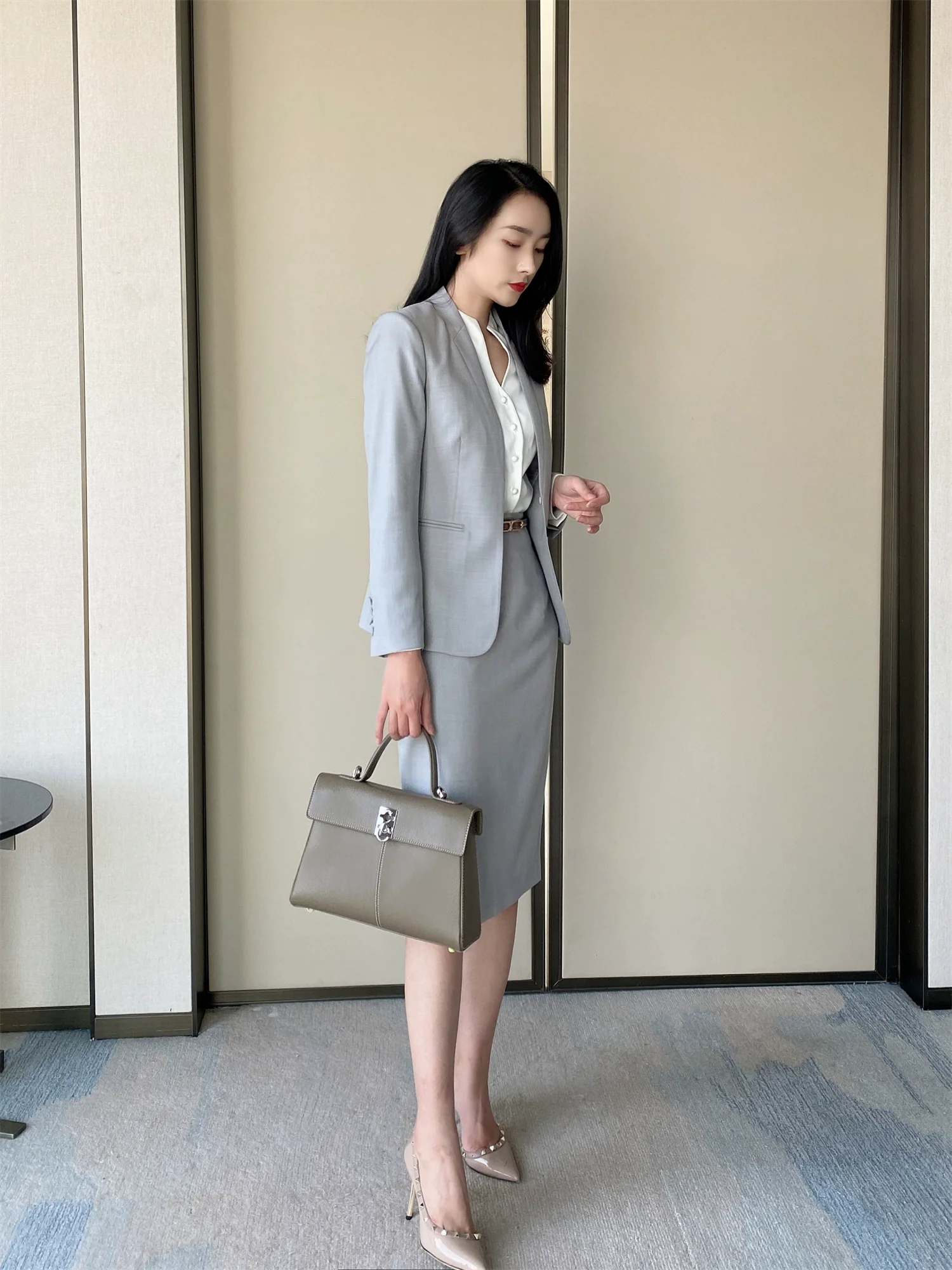 Grey Elegant Women's Suit Set with Hip Skirt - Image 5