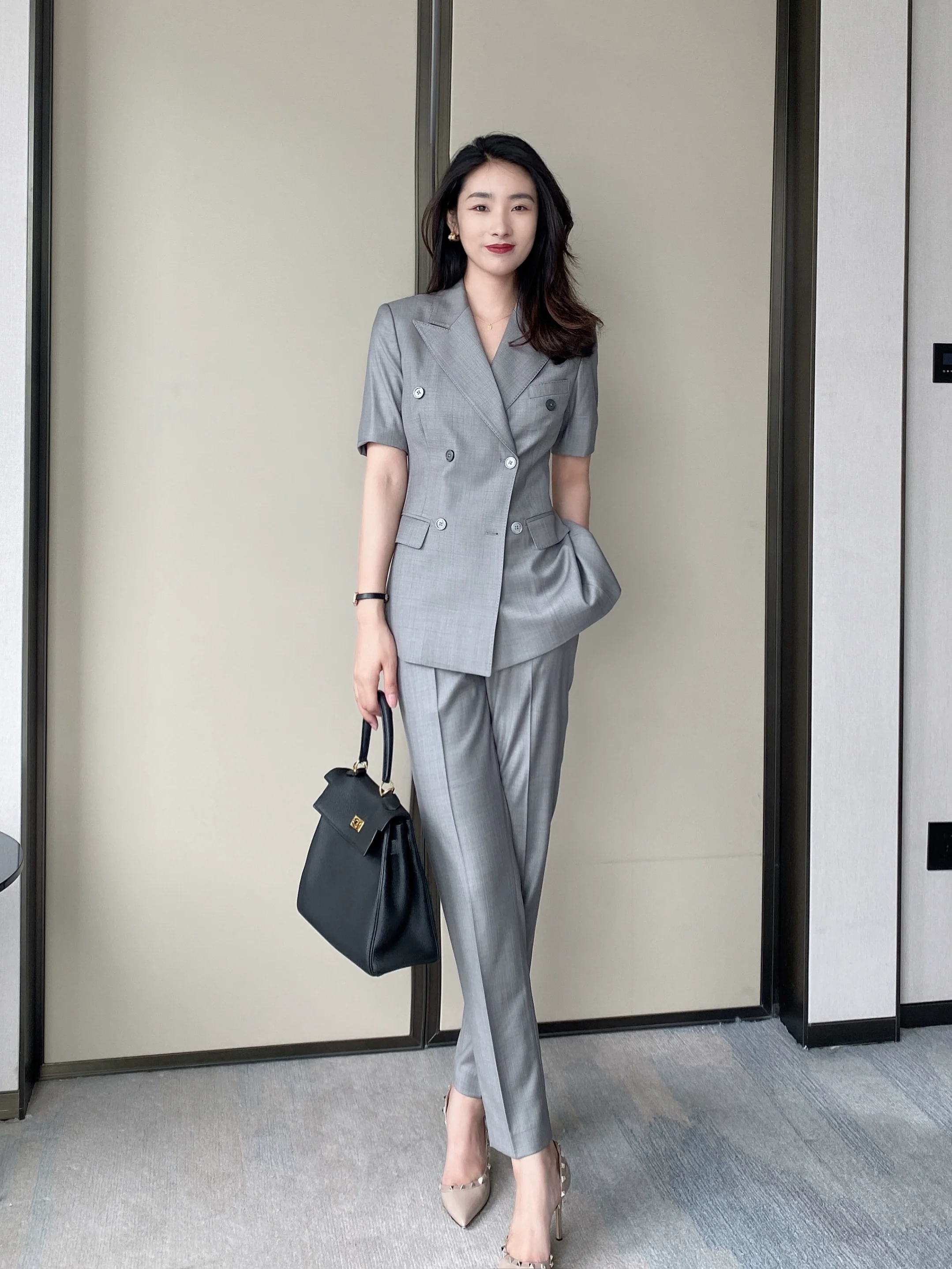 High-End Light Grey Short‑Sleeve Summer Suit Set for Office - Image 6
