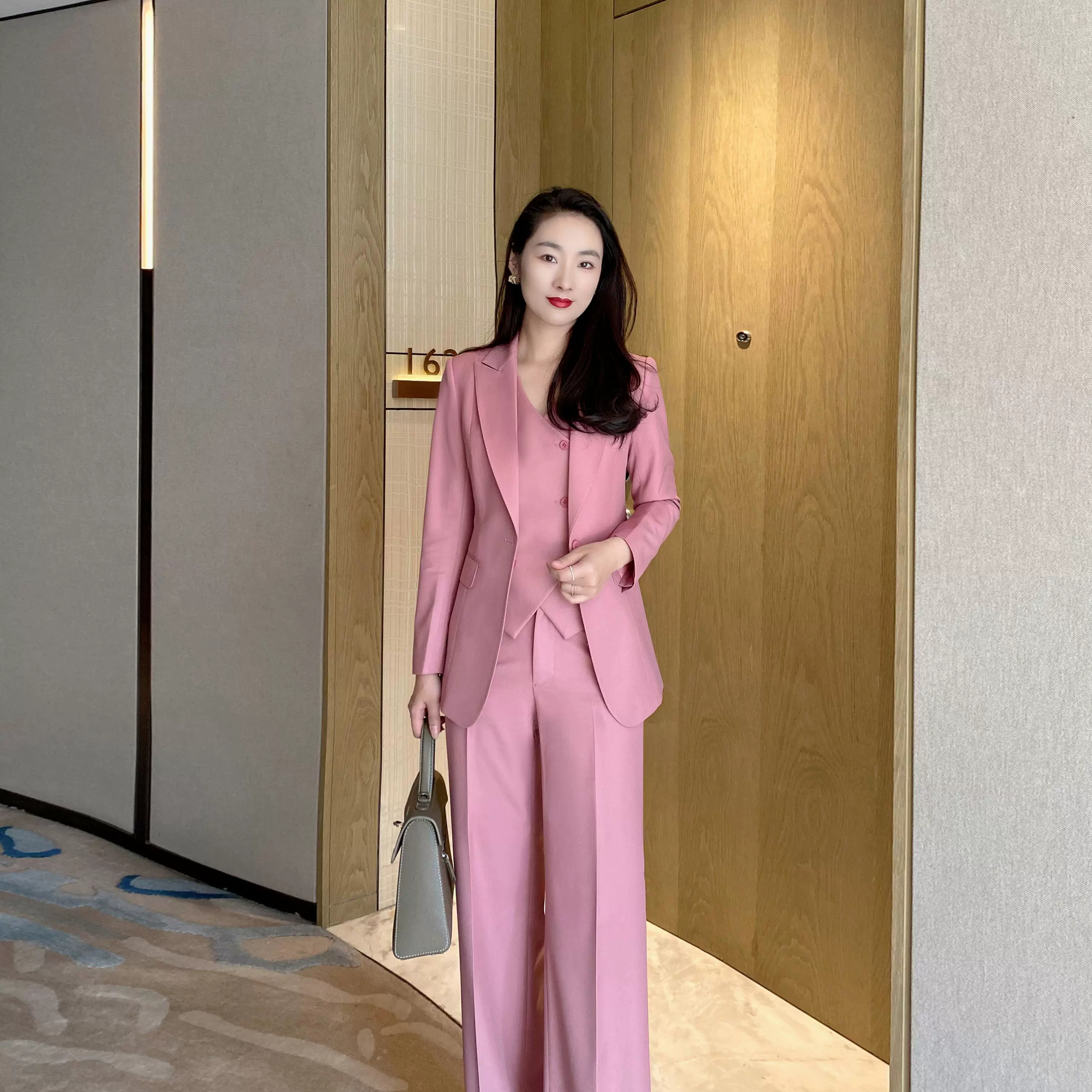 Rose Pink Professional Three-Piece Women's Suit with High-Waist Pants - Image 4
